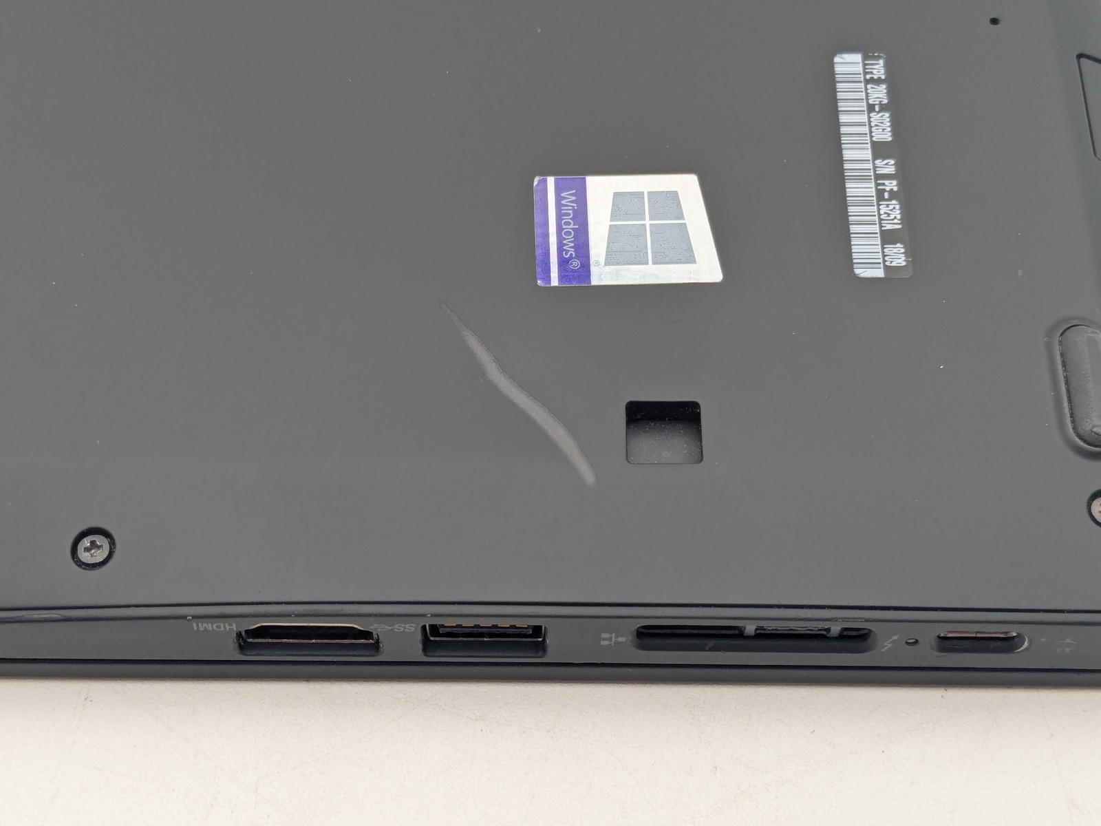 Lenovo ThinkPad X1 Carbon Gen 6 14″ FHD I5-8350U 256GB 16GB W11 Pro Backlit FPR