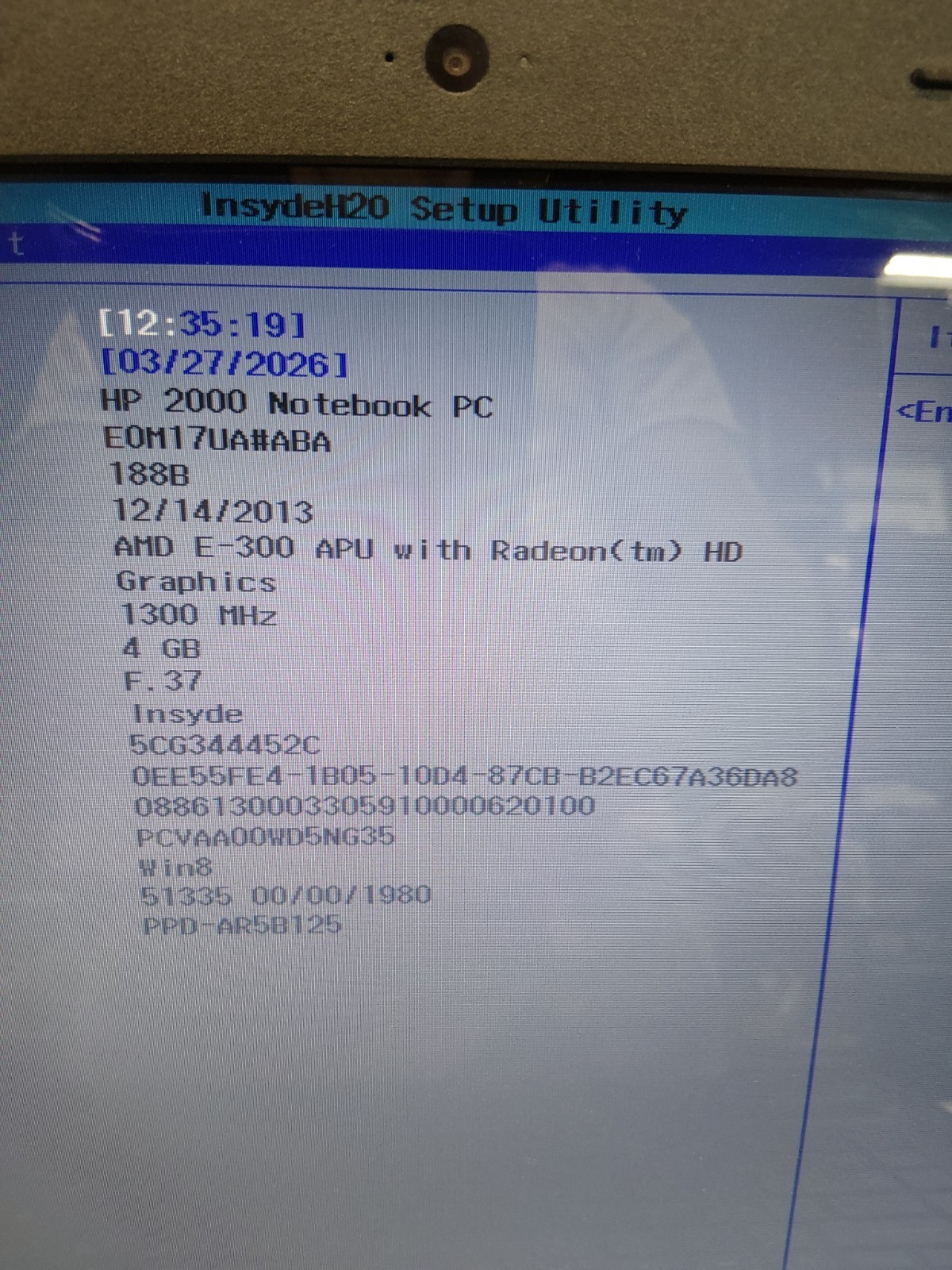 HP 2000- Laptop w/ AMD 4 GB #865