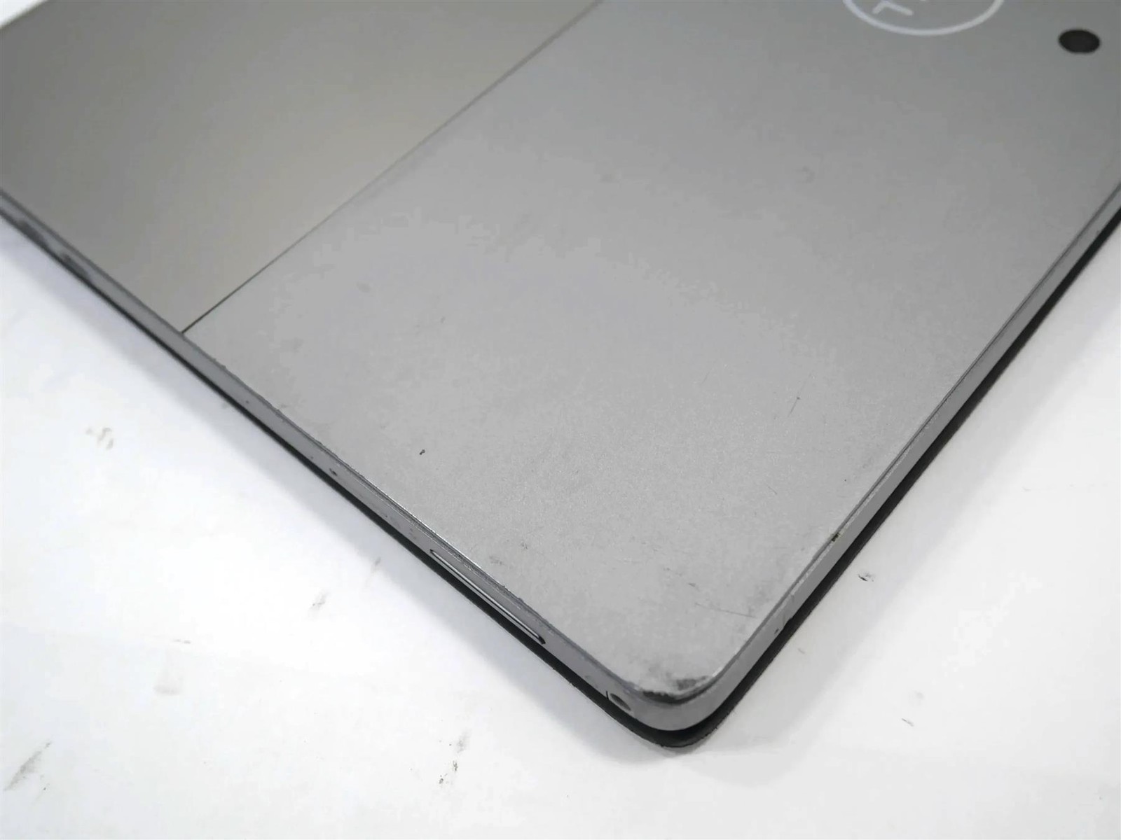 Dell Latitude 7210 Core i7-10610U 1.80GHz 16GB 256GB SSD