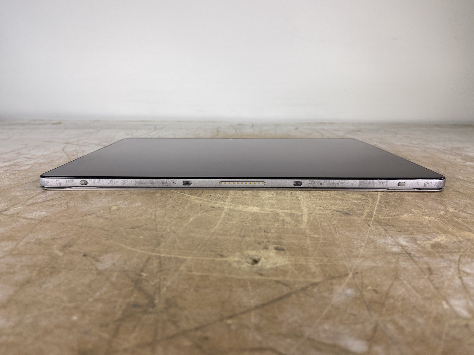 DELL LATITUDE 7200 2-IN-1 i5-8365U @ 1.60GHz, 8GB RAM, NO HDD/OS – (FOR PARTS)