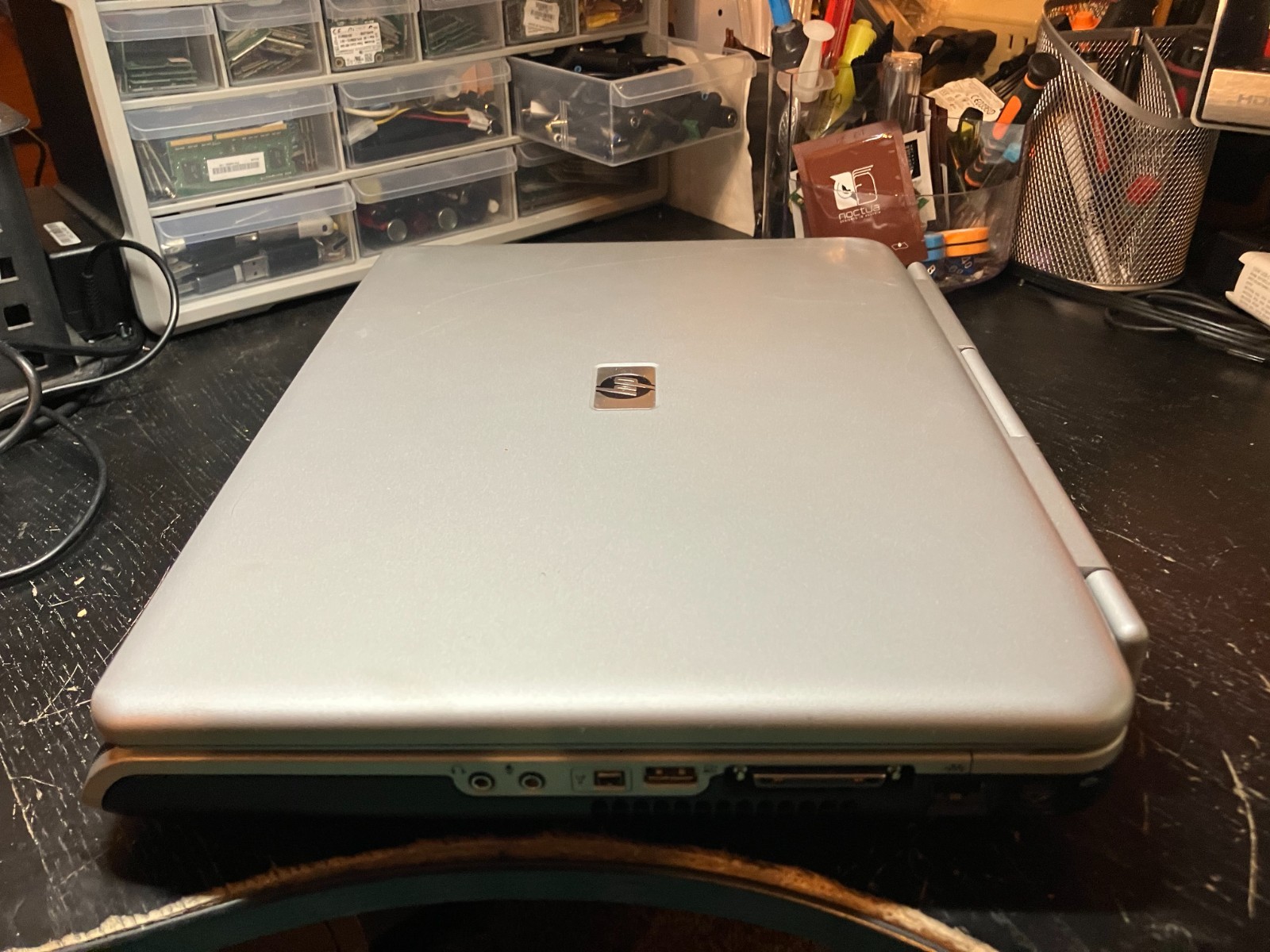 HP Pavilion ZV6000 Vintage Laptop Athlon 2GHz 16GB SSD 2GB RAM ATI X200 Win XP