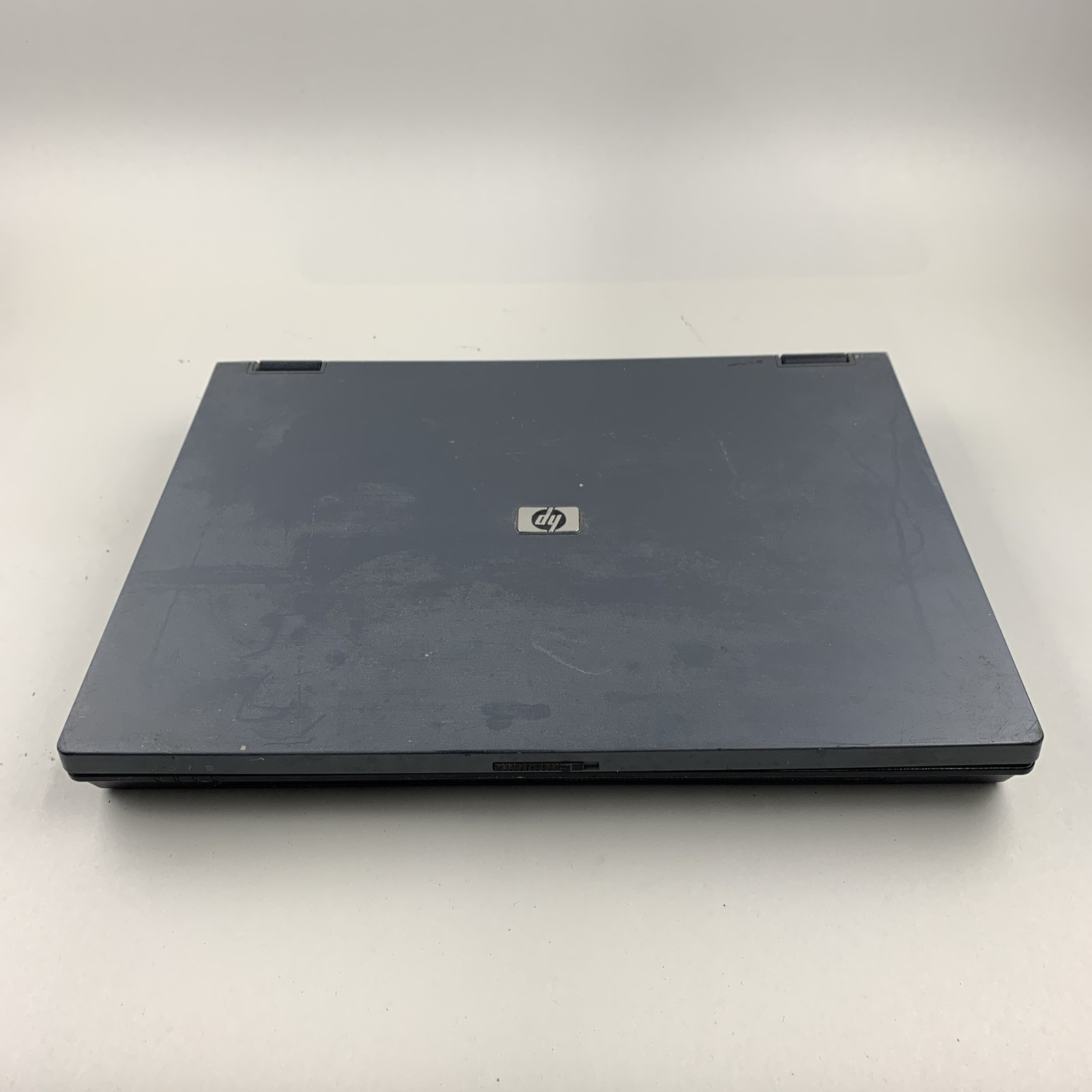 HP Compaq 6710b Core 2 Duo 2.10GHz 2GB RAM 15.4″ No Batt./ HDD/OS – BAD SCREEN