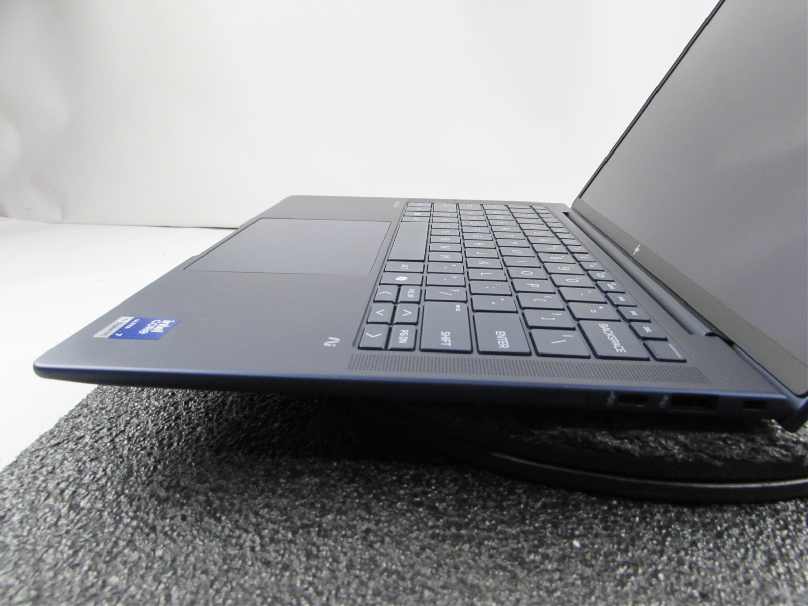 HP ELITEBOOK X G1I 14 AI CORE ULTRA 7 268V NO SSD 32GB RAM NO O.S/BATT