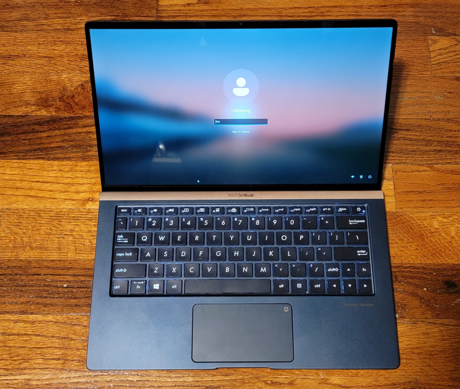 Asus ZenBook UX333F Intel Core i5-8265U 512GB Intel UHD Graphics 8GB RAM
