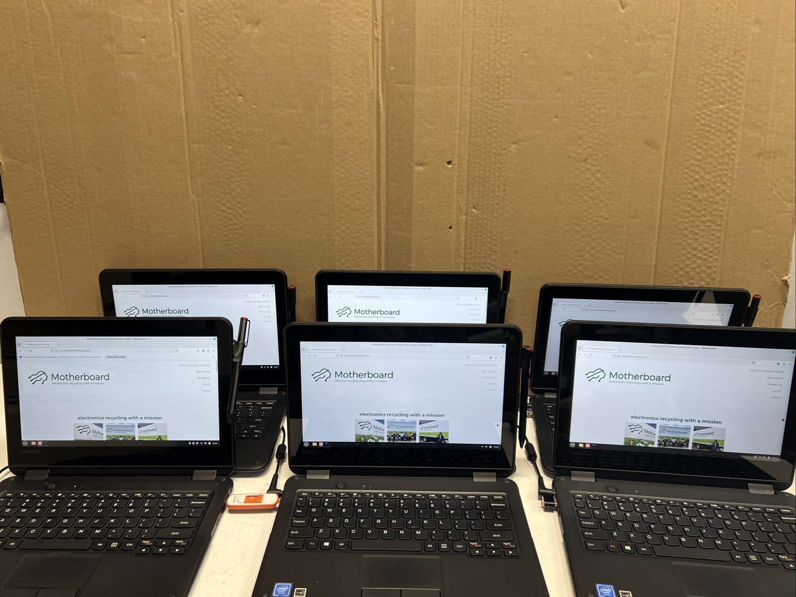 Lot of 13 | Lenovo N24 11.6″ Convertible | Intel N3450 | w/ Power Supplies