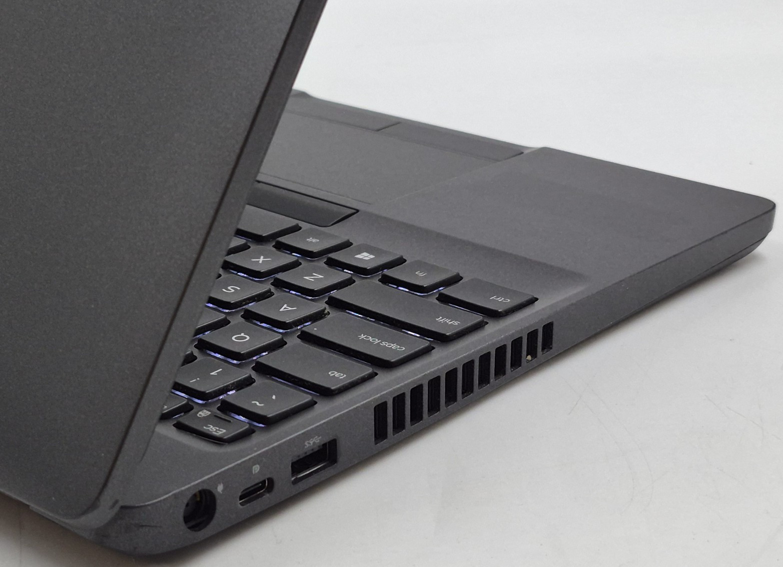 Dell Latitude 5500 Laptop i5-8365U 1.60GHz 16GB RAM 256GB NVMe SSD Win 11 Pro