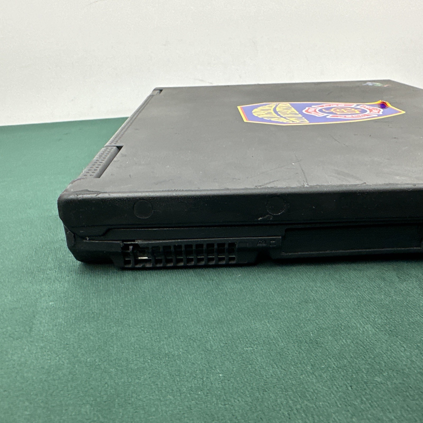 IBM ThinkPad T22 Laptop Type 2647 Vintage Windows 98/2000 Parts Repair As Is