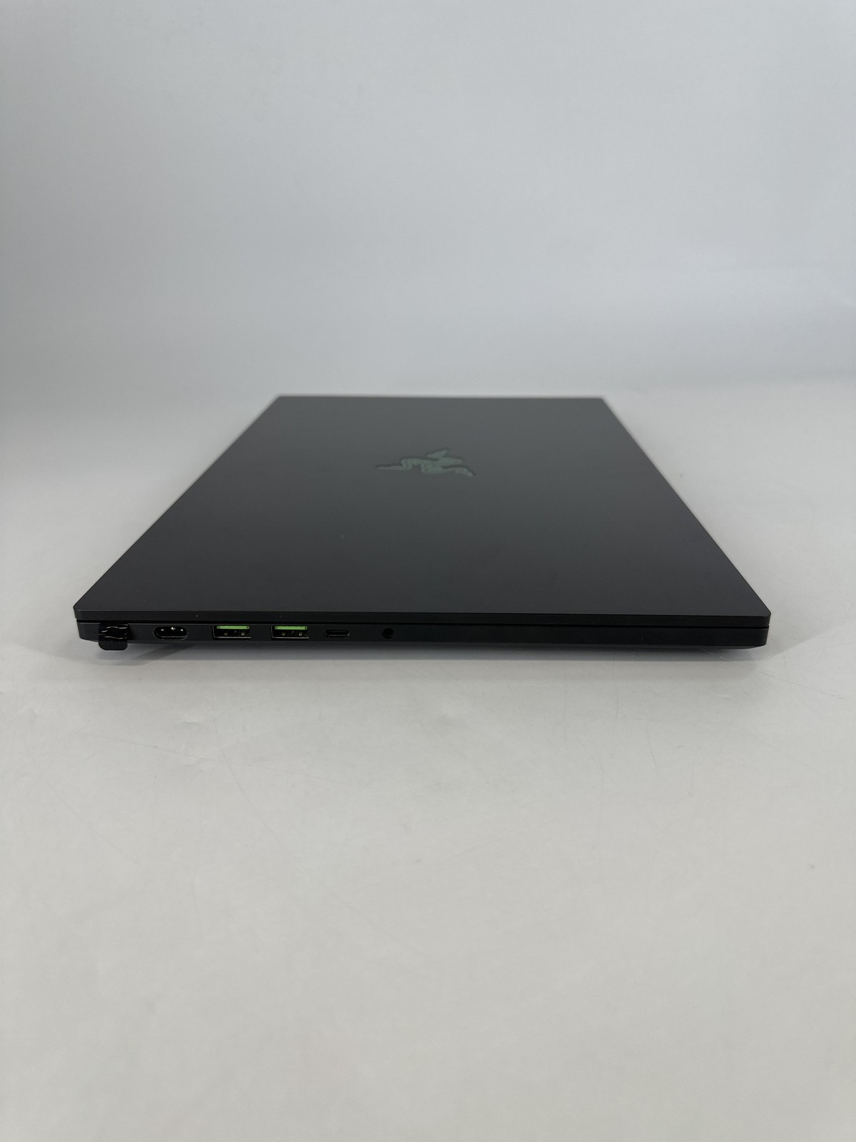 Razer Blade 15 240Hz 2K 2.5 GHz i7-13800H 16GB 1TB SSD NVIDIA RTX 4070 Excellent