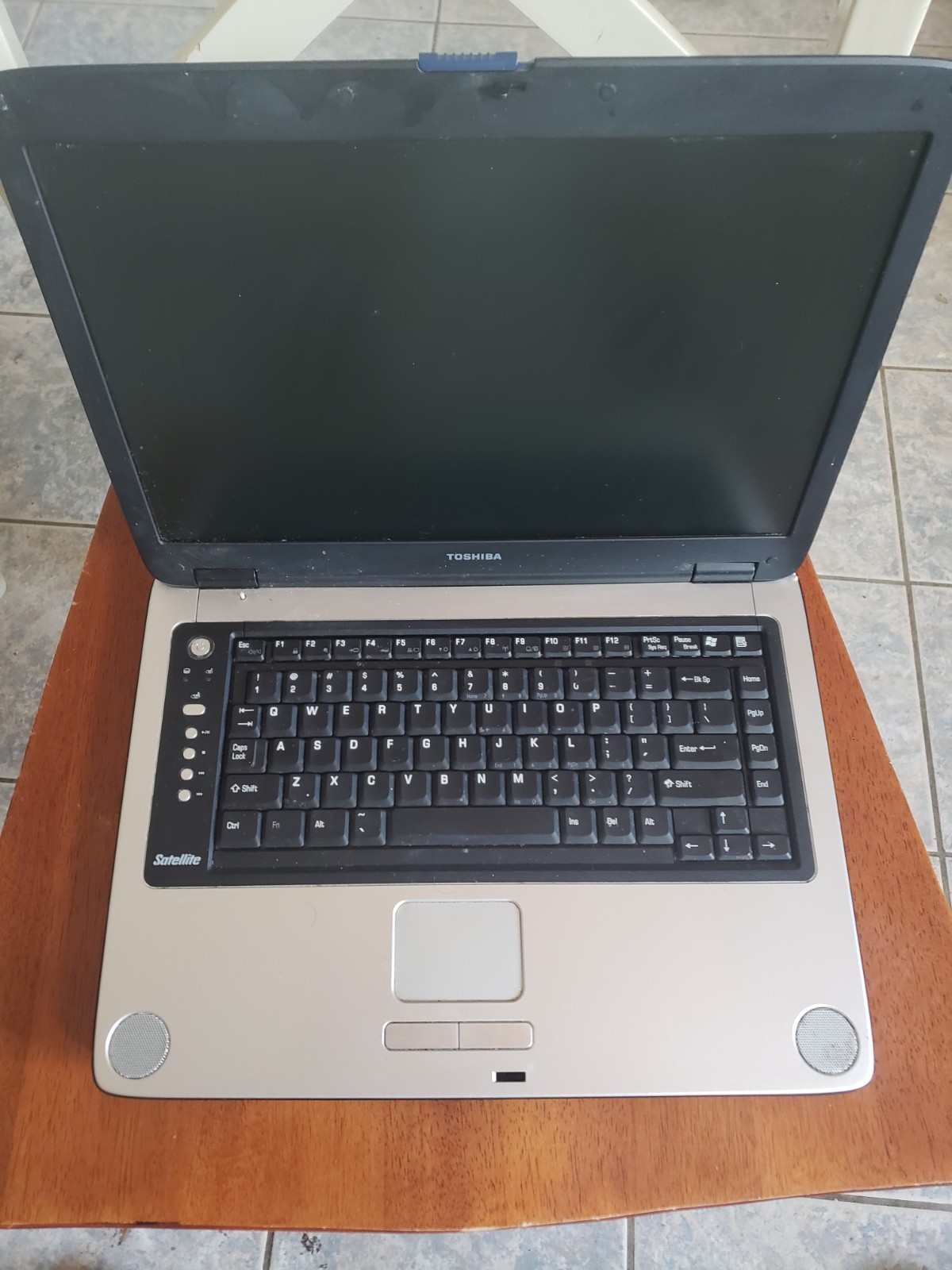 Toshiba Satellite A75-S206 15.4″ Intel Pentium 4 2.8GHZ 1GB Ati 9100 40GB WinXP