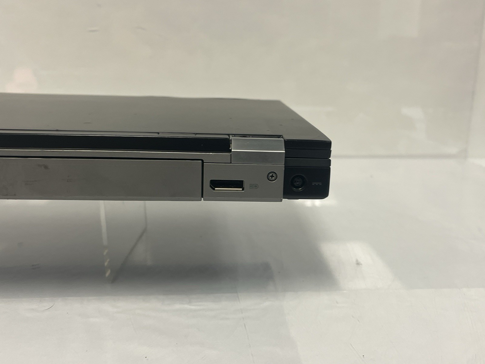 Dell Latitude E6400 14.1″ Intel C2D P8700 2.53GHz NO Ram NO HDD FOR PARTS