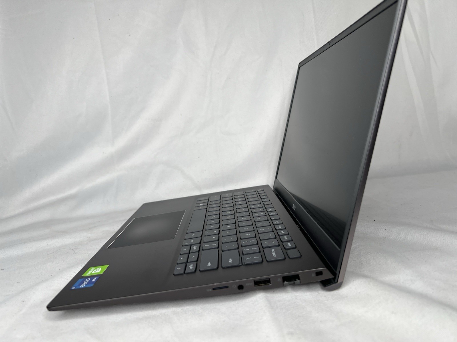 Dell Vostro 5402 14″ (i7-1165G7, 2.80GHz, 16GB RAM, 256GB NVMe SSD)Win11Pro wGPU