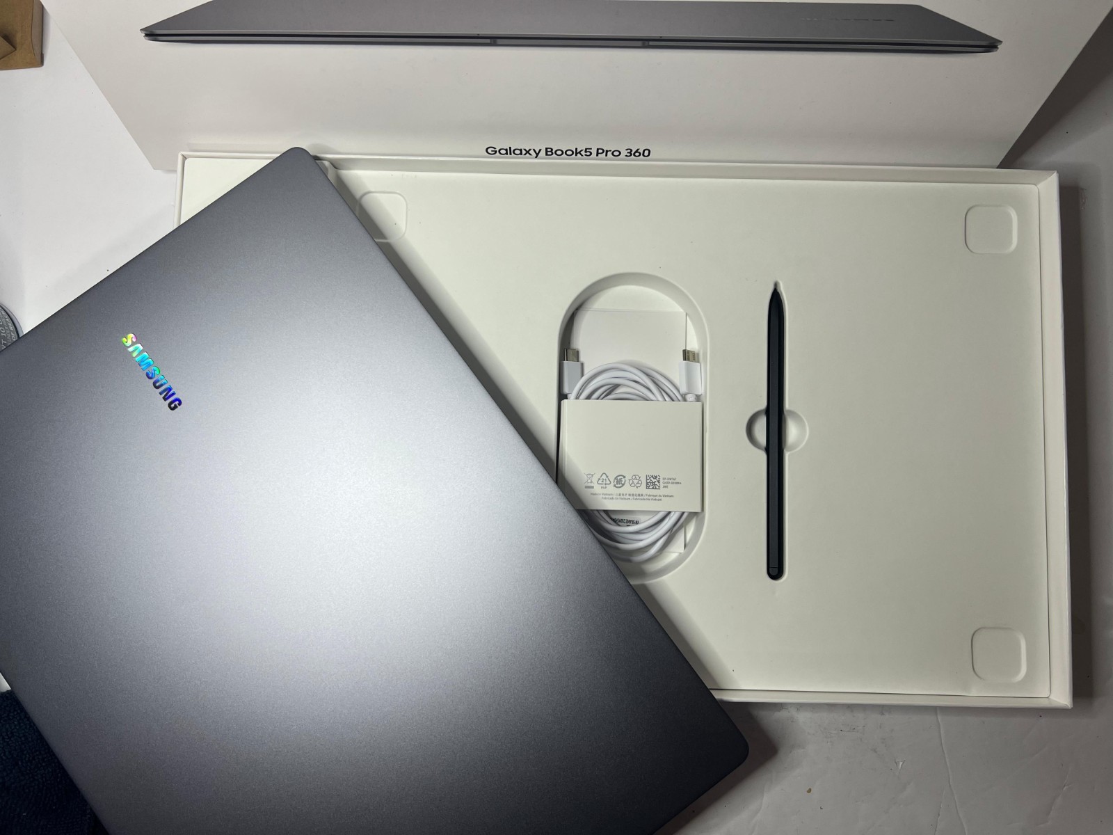 Samsung Galaxy Book5 Pro 360 Ultra 7 1TB Laptop