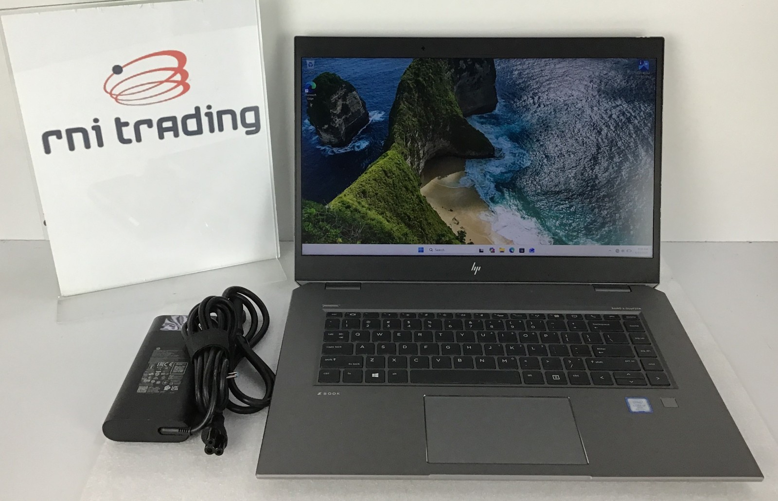 HP ZBook Studio G5 15.6″ I7-8850H 2.6GHz 32GB 256GB 1NVIDIA QUADRO P2000 11 Pro