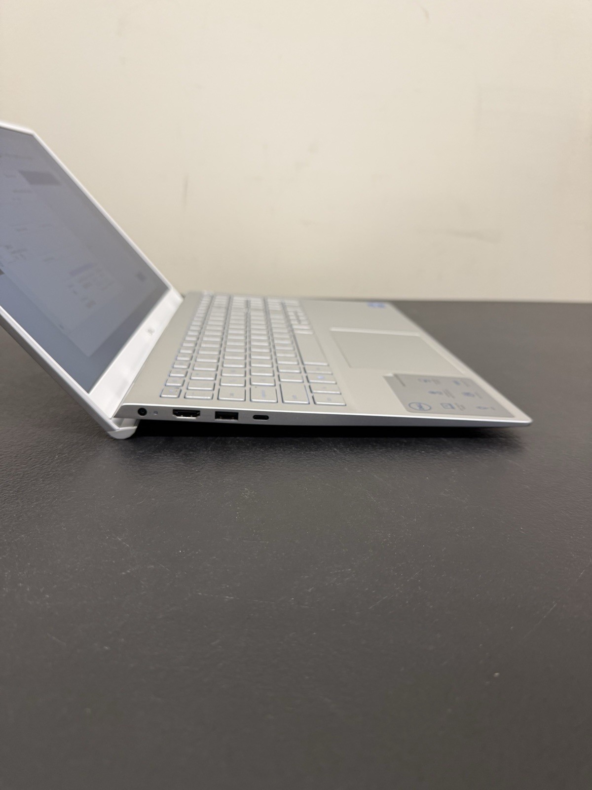 Dell Inspiron 5502 15.6″ FHD Intel Core i5-1135G7 8GB RAM 512GB SSD Windows 11