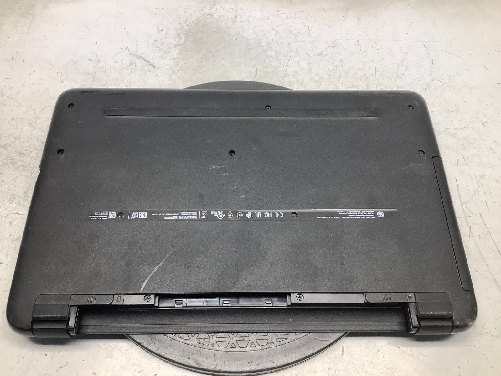 HP 15-BA015WM AMD E2-7110 1800MHz 4 GB NO HDD