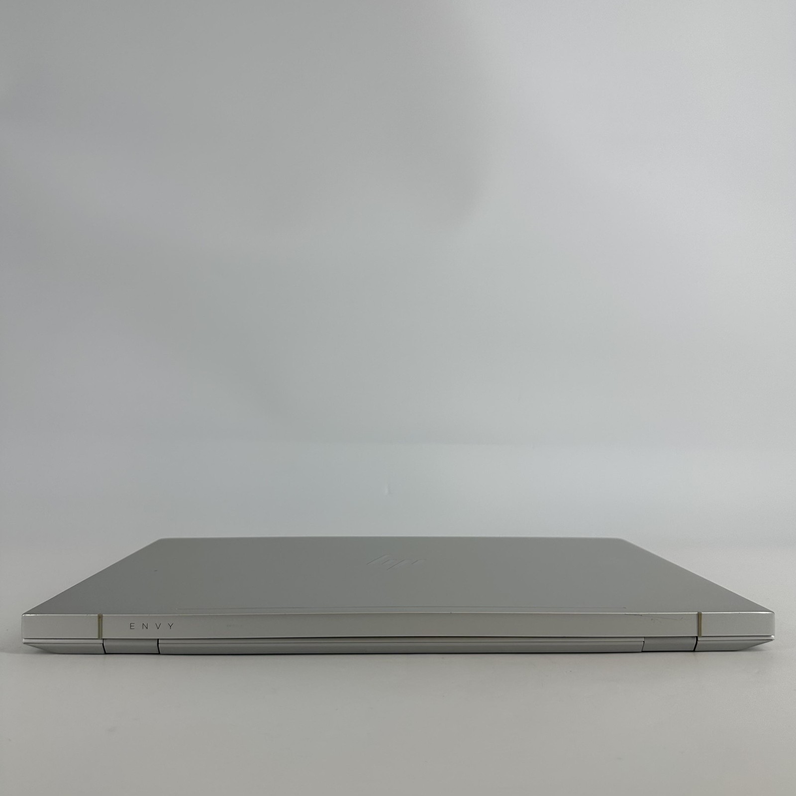 HP Envy 17 Silver FHD i7-10510U 1.80GHz 32GB 1TB SSD MX250 Good