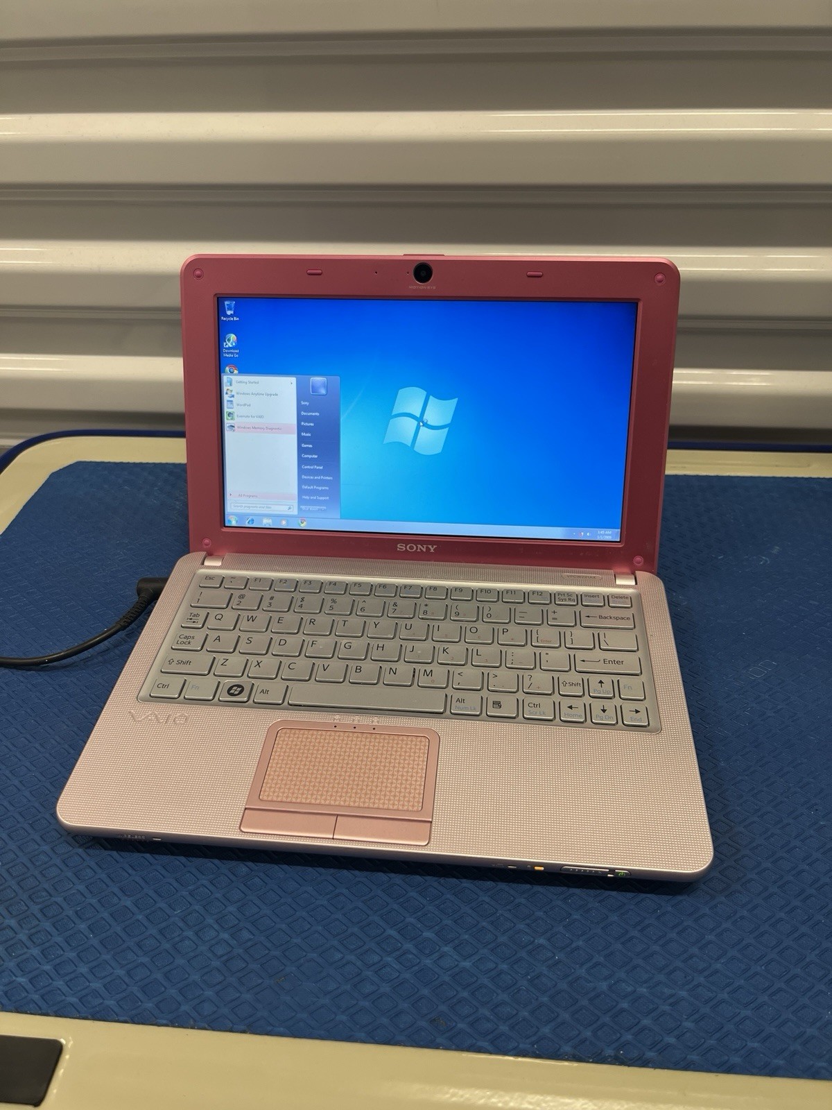 SONY VAIO VPCW221AX 10.1”LED 1.83GHz W Series Mini Netbook Windows 7 Pink