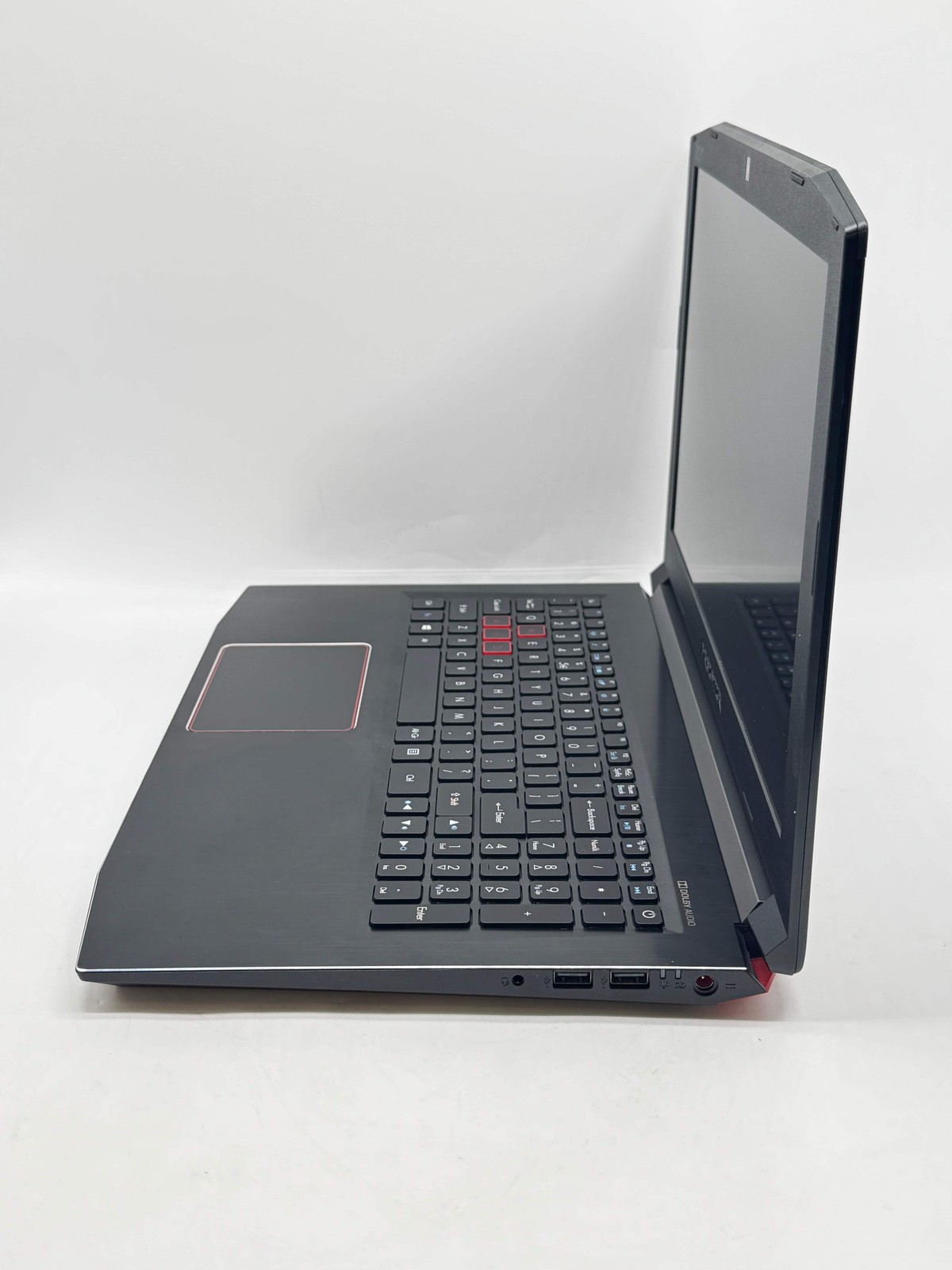 Acer Predator Helios 300 G3-571 15.6″ i7-7700HQ 16GB RAM 256GB SSD Used