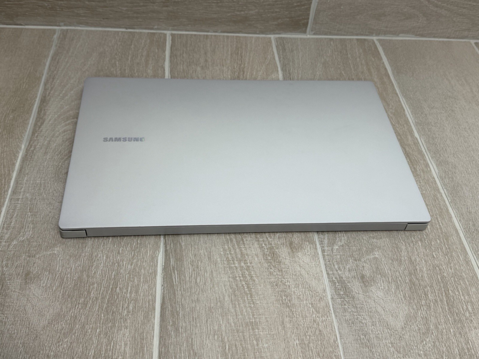 Samsung Galaxy Book 4 15.6″ Core 7 150U 16GB RAM 512GB NVMe Win-11