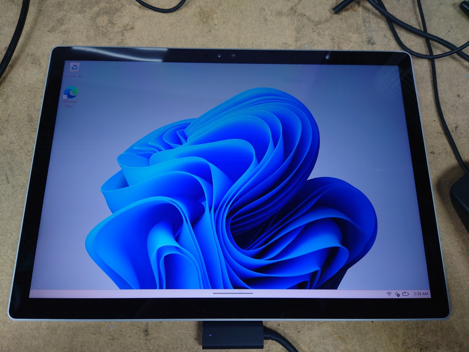 Microsoft Surface Book 1703 13.5″ i7-6600U 16GB RAM 512GB SSD Win11 *Tablet Only
