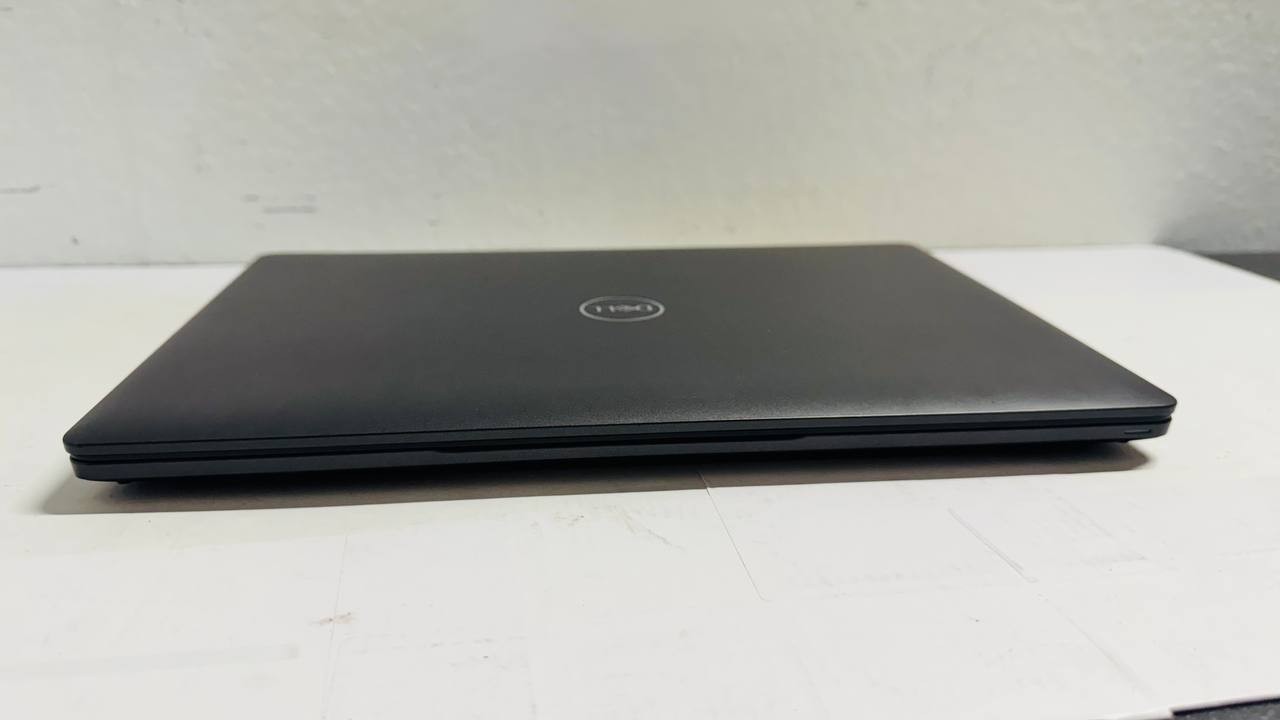 Dell Latitude 5300 13.3″ FHD i7-8665U 1.90GHz 16GB RAM 256GB SSD Windows 11 Pro