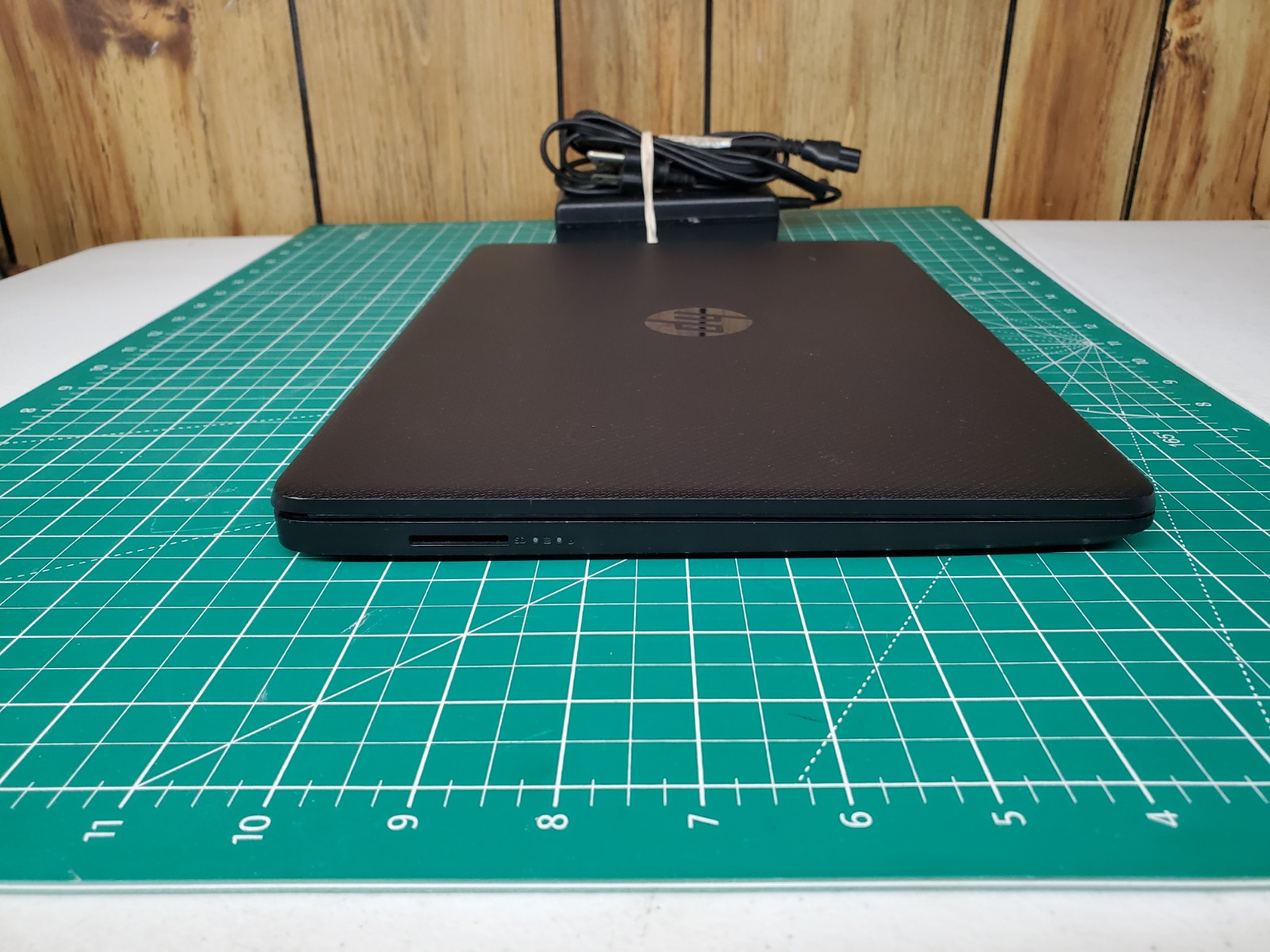 HP 14-dq1025nr Laptop 14″ Core i3-1005g1, 8GB Ddr4 RAM 128GB SSD, Win 11 Home