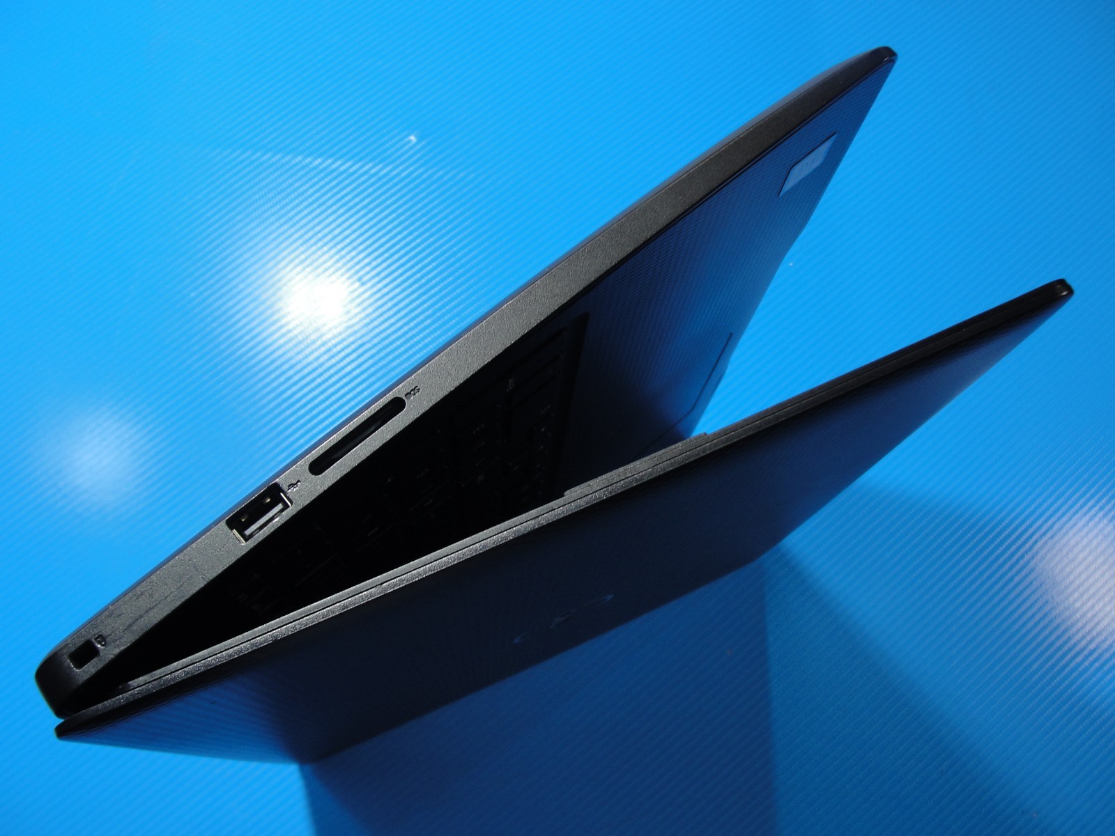 Dell Inspiron 3583 15.6″ Touch Intel Core i3-8145U 1.7GHz 8GB RAM 128GB SSD+PA