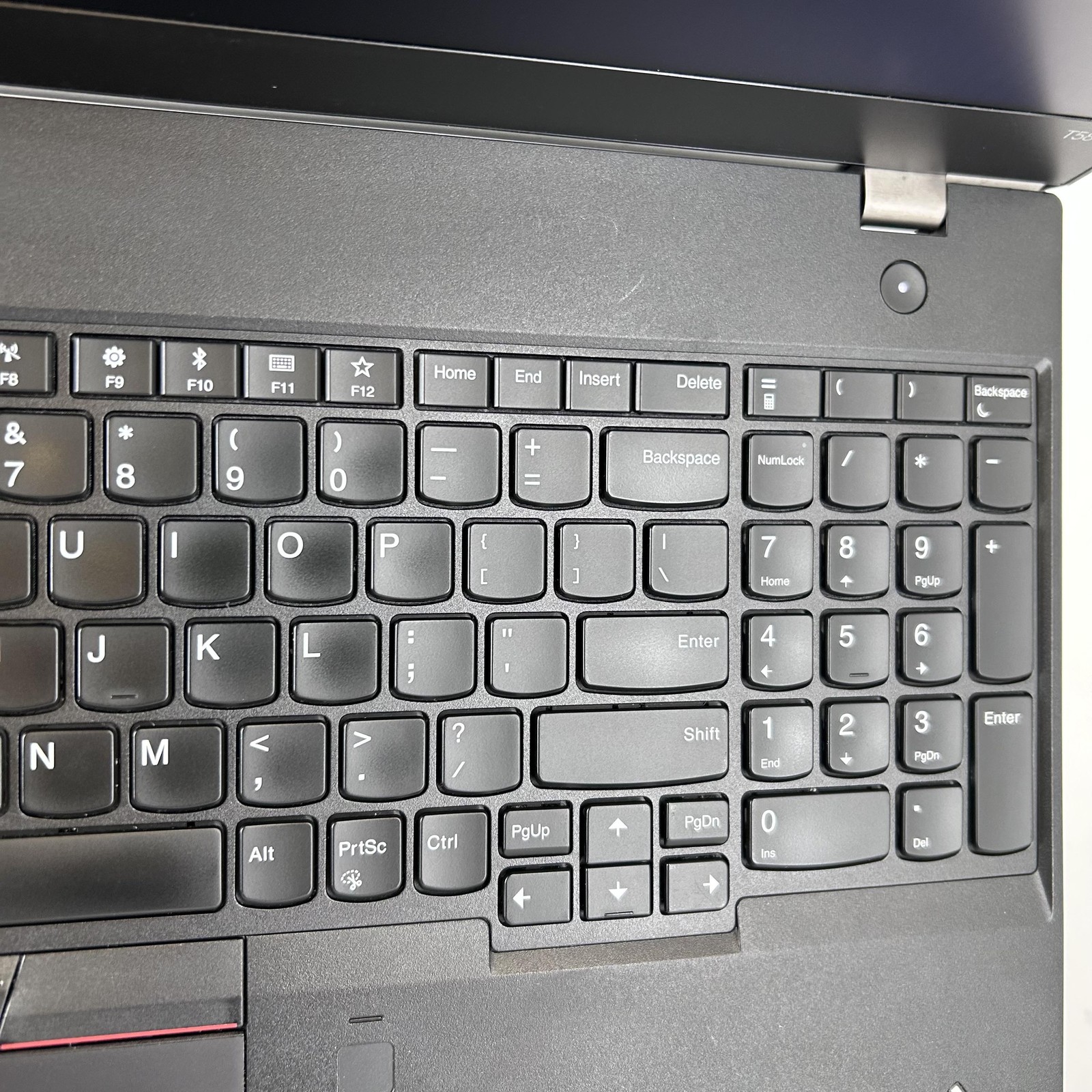 Lenovo ThinkPad T580 15.6 FHD TOUCH i7-8650U 1.90GHz 16GB 256GB SSD WHITE SPOTS