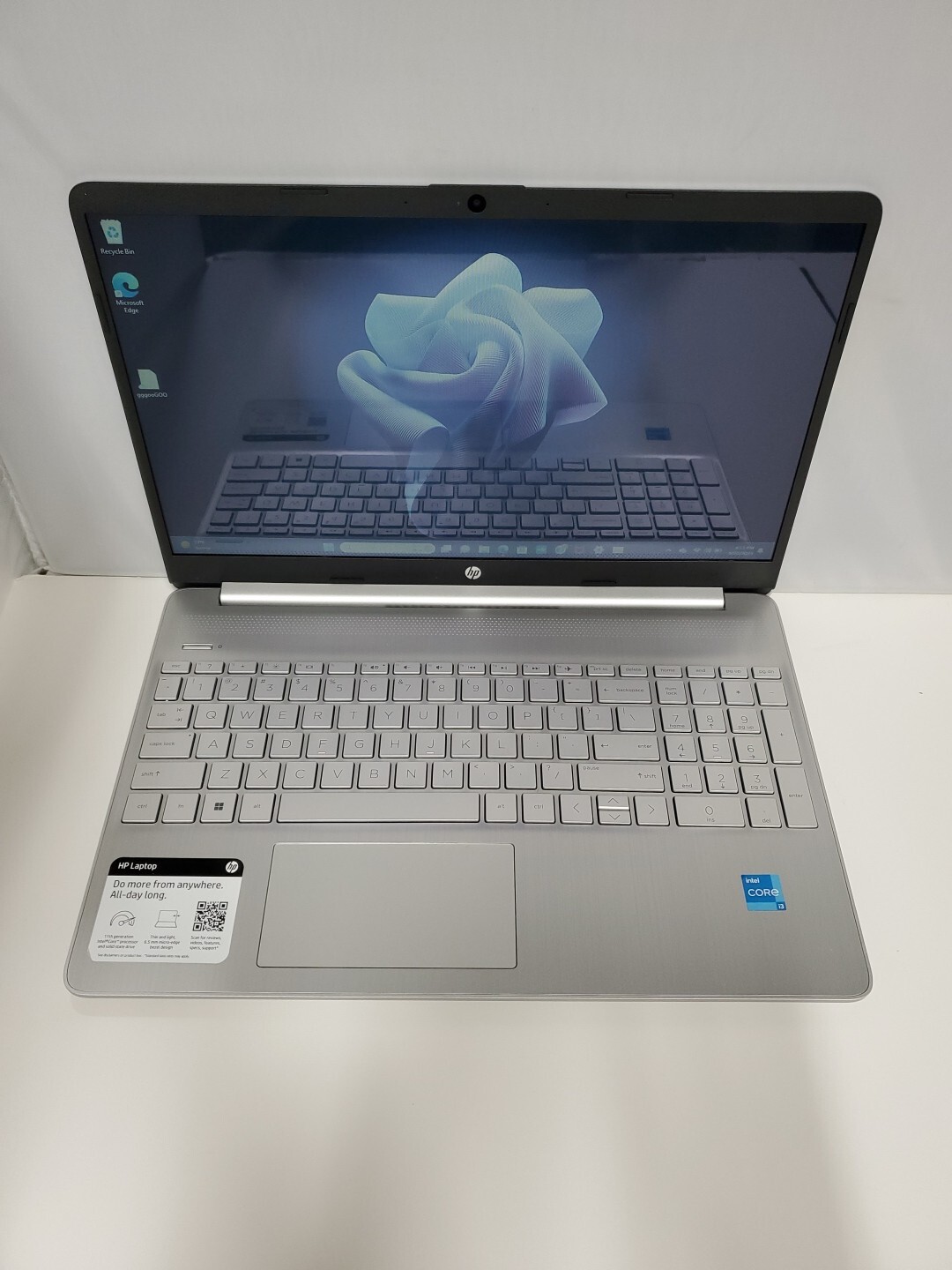 HP Laptop 15-dy2710nr 15.6″ Intel Core i3-1115G4 8GB, 512GB SSD, Windows 11 Home