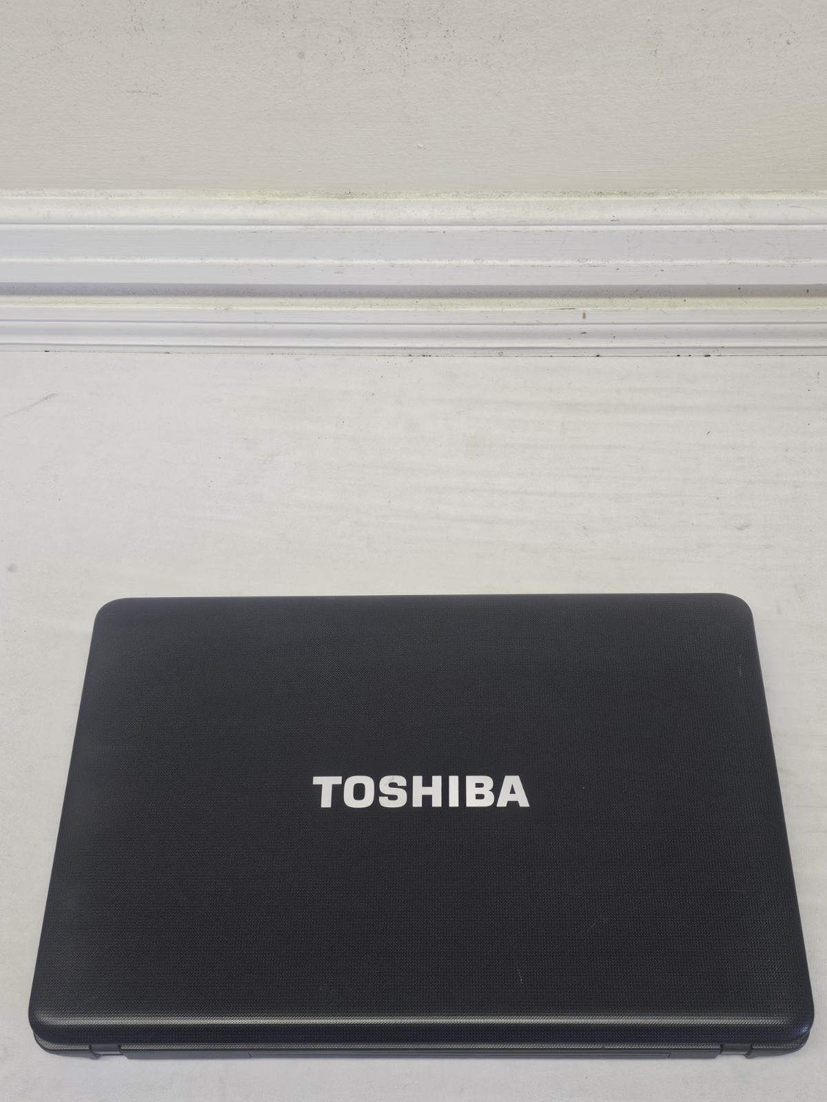 Toshiba Satellite C655 Laptop – Intel Celeron 900 – 2GB RAM – NO HDD/OS – READ