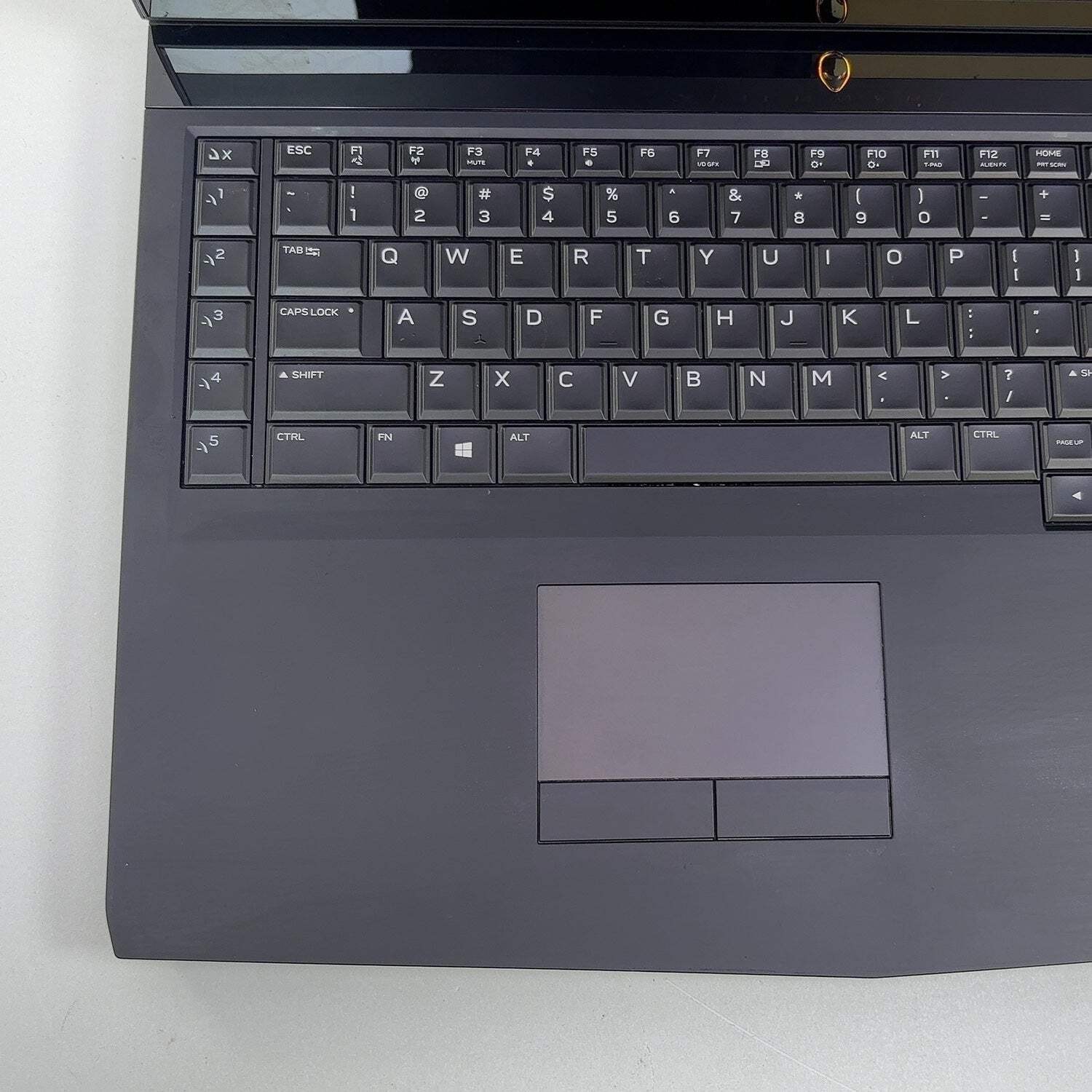 Alienware 17 R4 17.3″ i7-7820HK 2.9GHz 32GB RAM 256GB SSD 1TB HDD