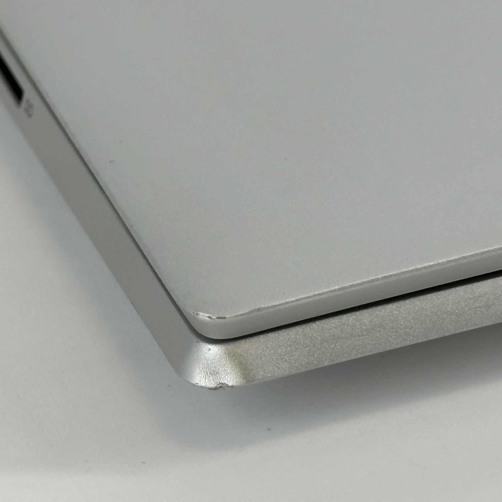 HP Envy 17 Silver FHD i7-10510U 1.80GHz 32GB 1TB SSD MX250 Good