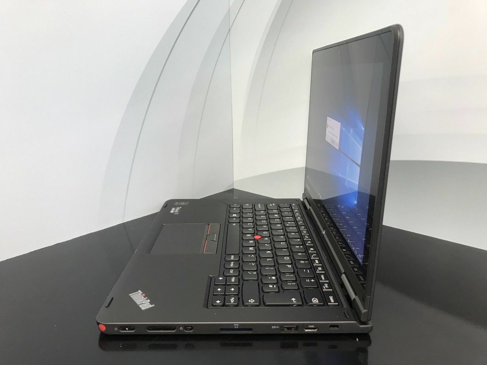 Lenovo ThinkPad 4th Gen Yoga S1 Core I7 8GB 256GB SSD Windows 10 pro IPS Screen