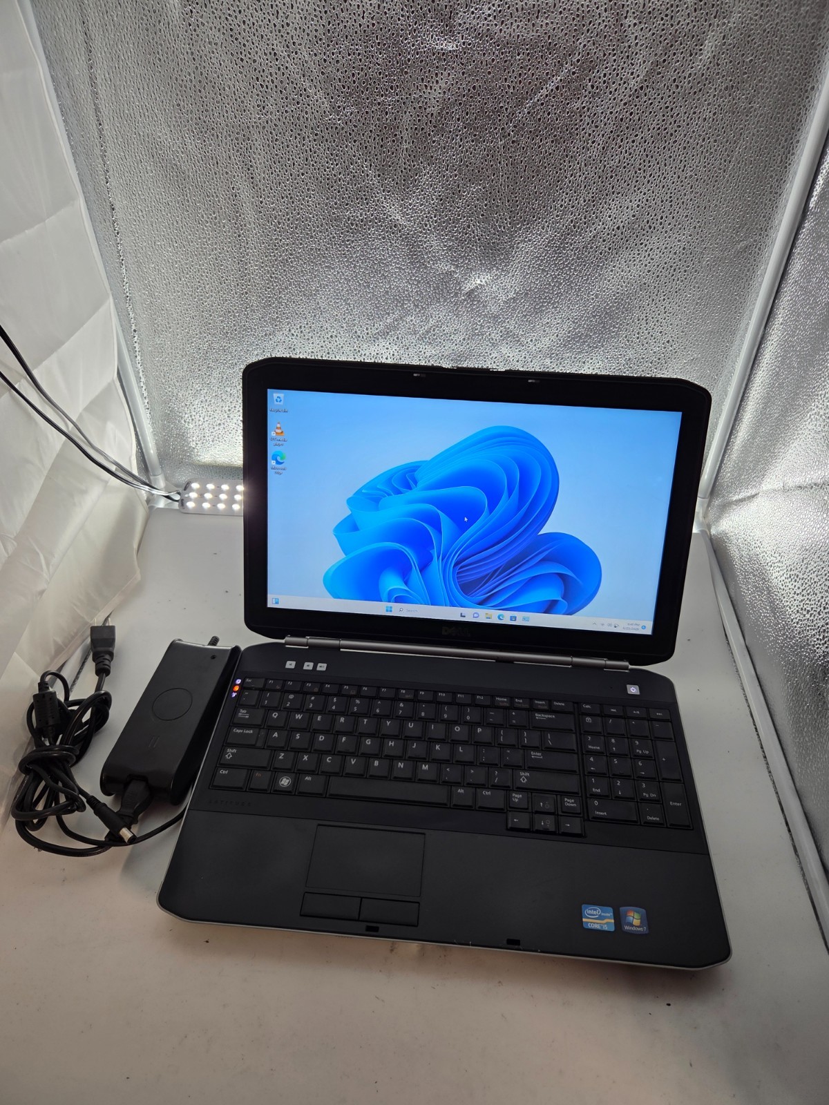6232 Latitude E5520(No Webcam)w/charger.i5-2430M 8GB.160GB HDD.15.6″.Optical.W11