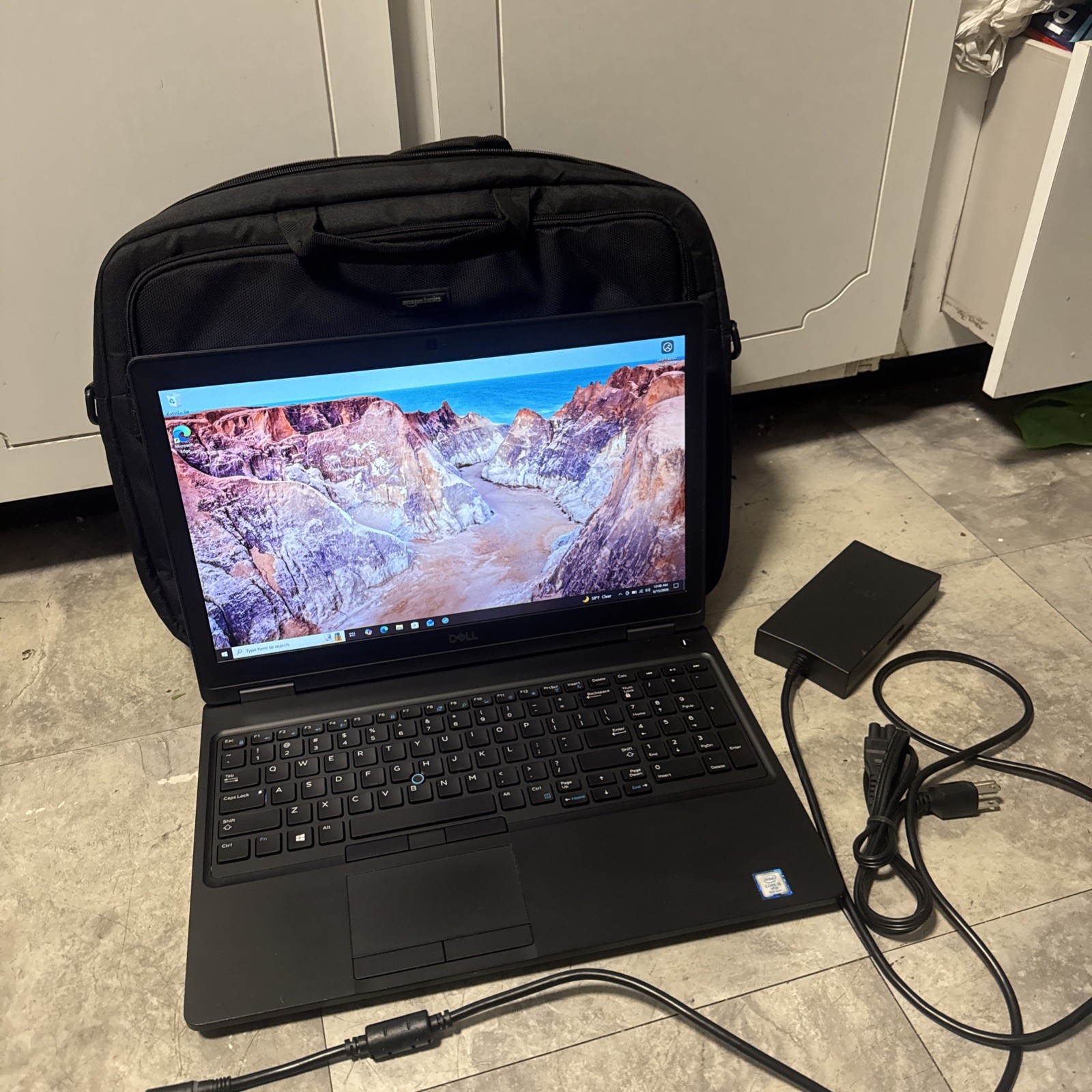 Dell Latitude 5590 15″ i5 8400u 2.4GHz 256GB M.2 SSD 8GB GeForce Webcam W10 Pro