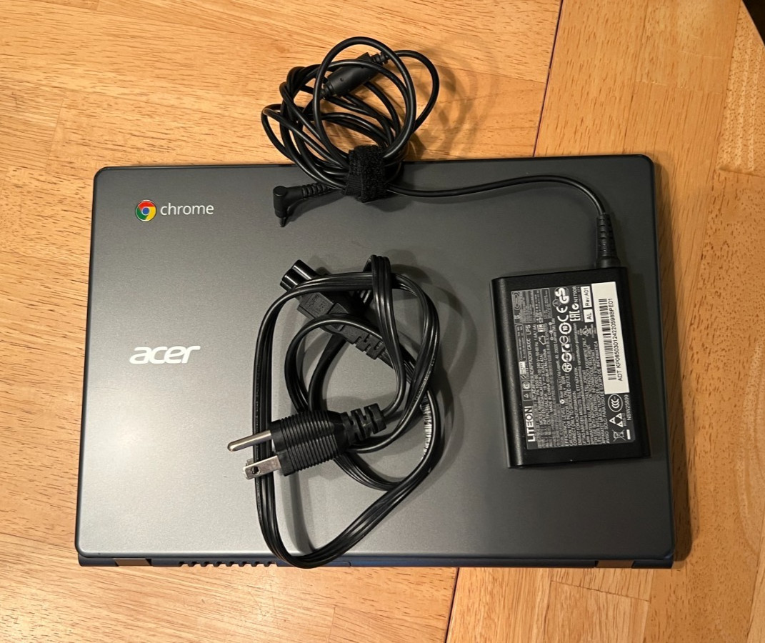 Acer ChromeBook C720 11.6″ (32GB SSD, Intel Celeron, 1.40 GHz, 2GB) Laptop
