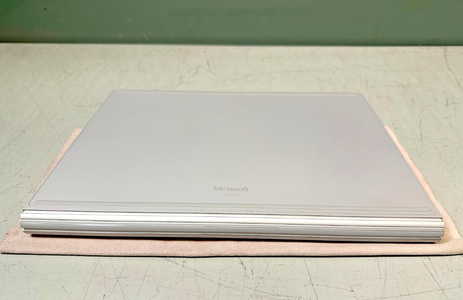 SURFACE BOOK 2 13.5″ TOUCH – i5-8350U | 8GB RAM | 256GB SSD | INTEL UHD | WIN 10