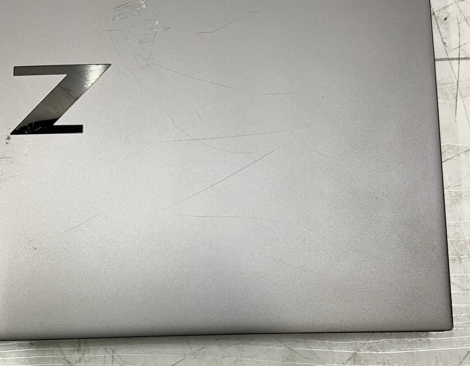 HP ZBook Studio Gen 7 Intel i7-10850H 32GB DDR4 512GB NVMe Quadro T2000 W10P