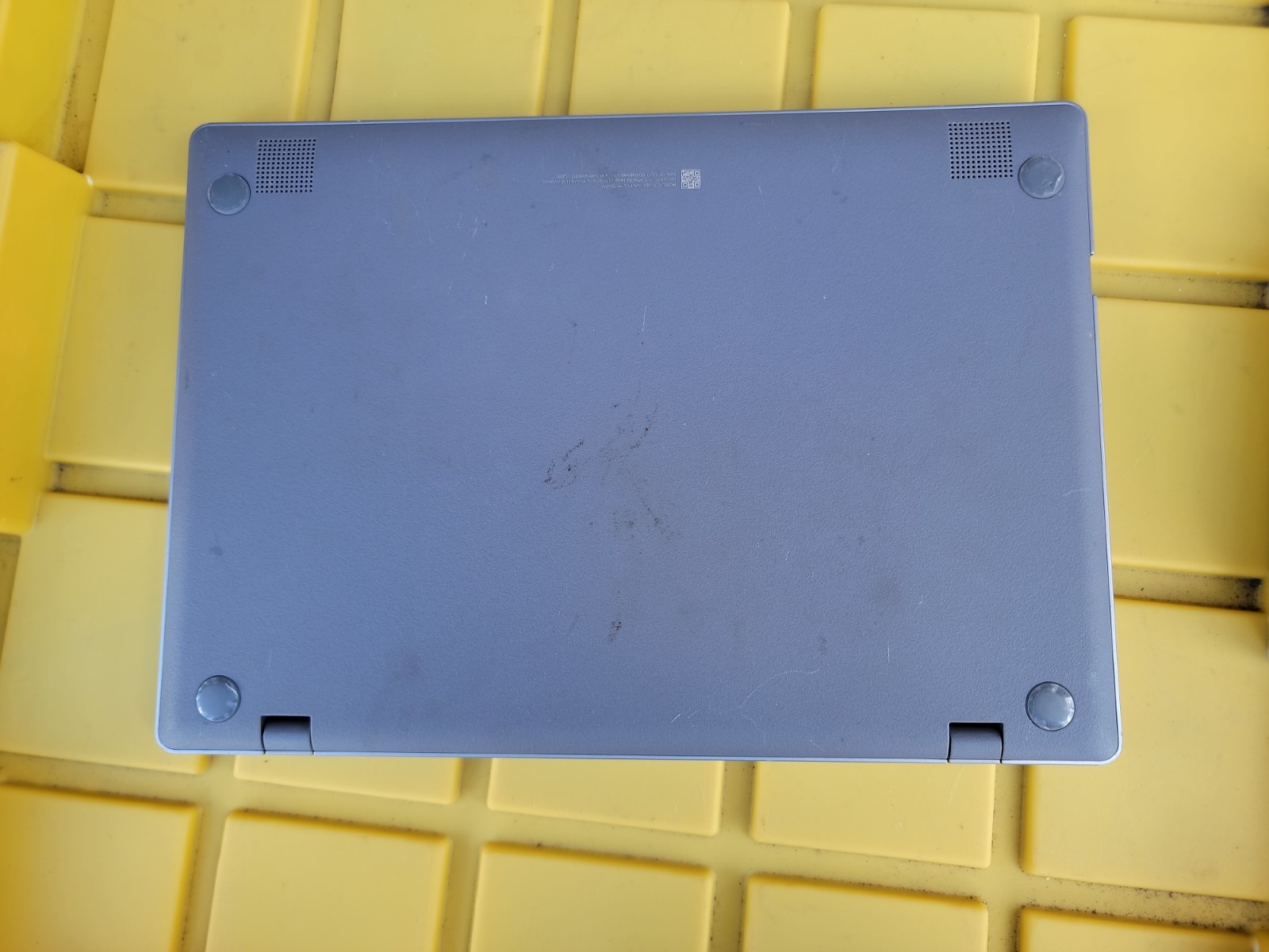 Samsung Chromebook Xe310xba AS IS FOR PARTS….turns on but its locked 🔒