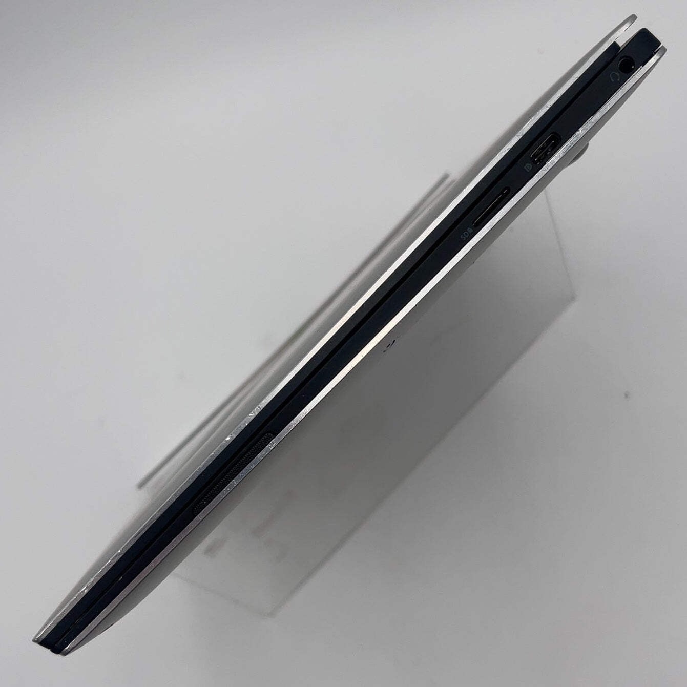 Dell XPS 7390 13.2″ i5-10210U 1.6GHz 8GB RAM 1TB SSD