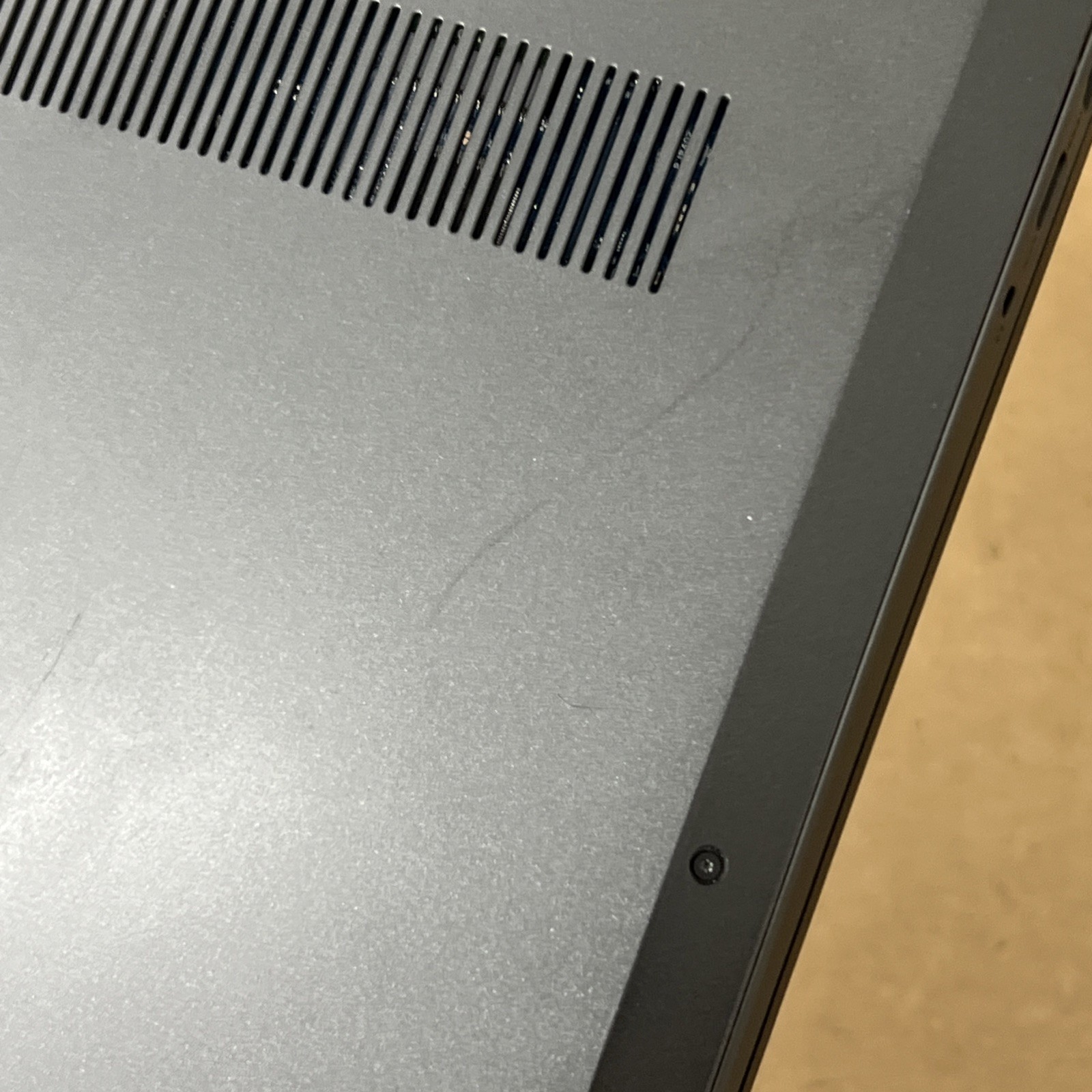 Lenovo IdeaPad S340-IIL Touch i3-1005G1 8GB Ram 256GB – Fair *For Parts, Read*
