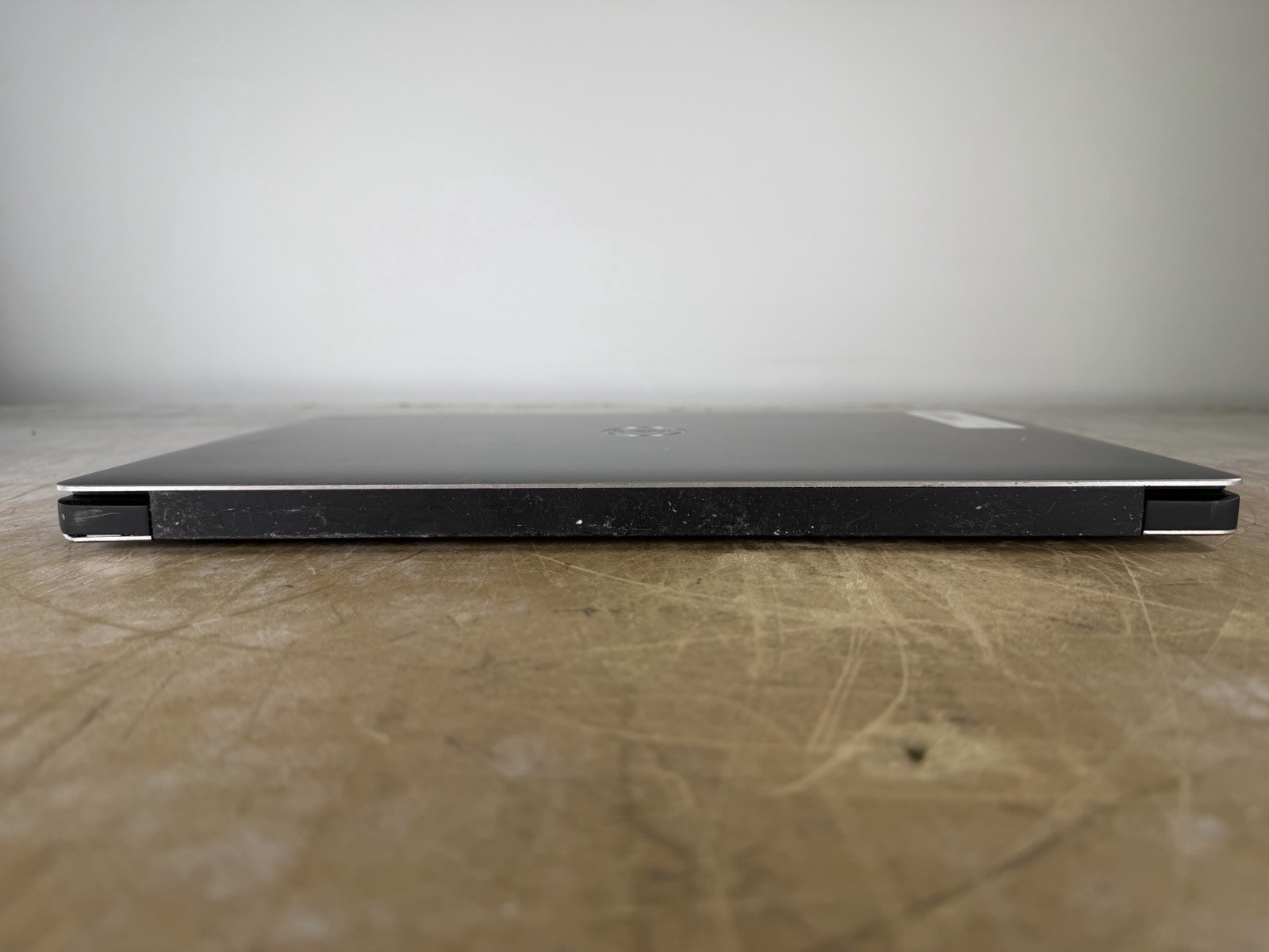 DELL XPS 15 9550 i3-6100H @ 2.70GHz, 8GB RAM, NO HDD/OS