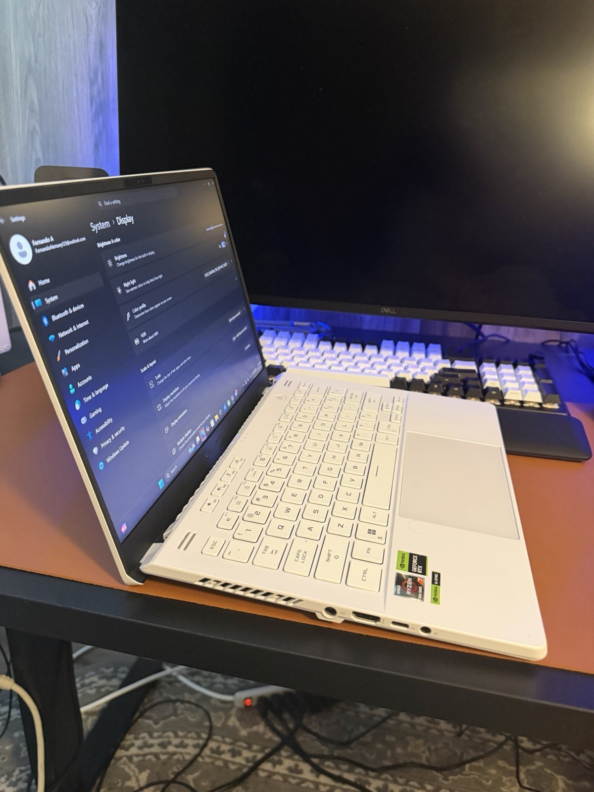 ASUS ROG Zephyrus G14 GA402NU 14in Ryzen 7 7735HS 16GB 1TB RTX 4050 White W11