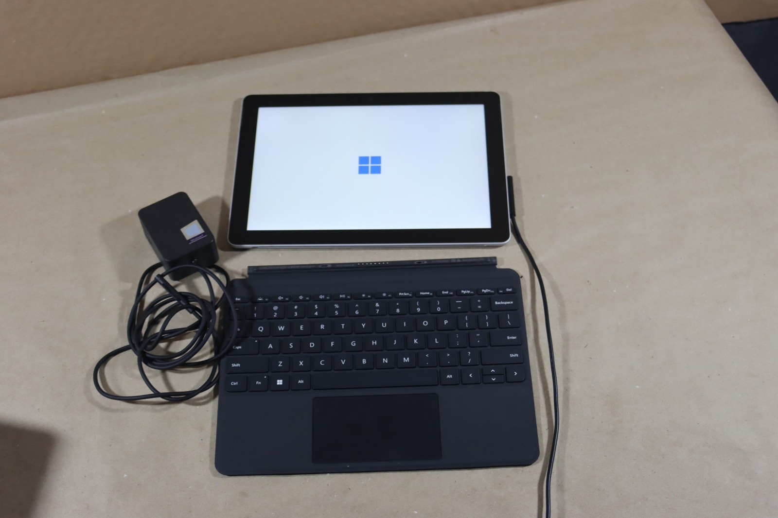 Microsoft Surface Go LTE 1825 10.5″ 8GB RAM 128GB SSD Cellular + Wifi