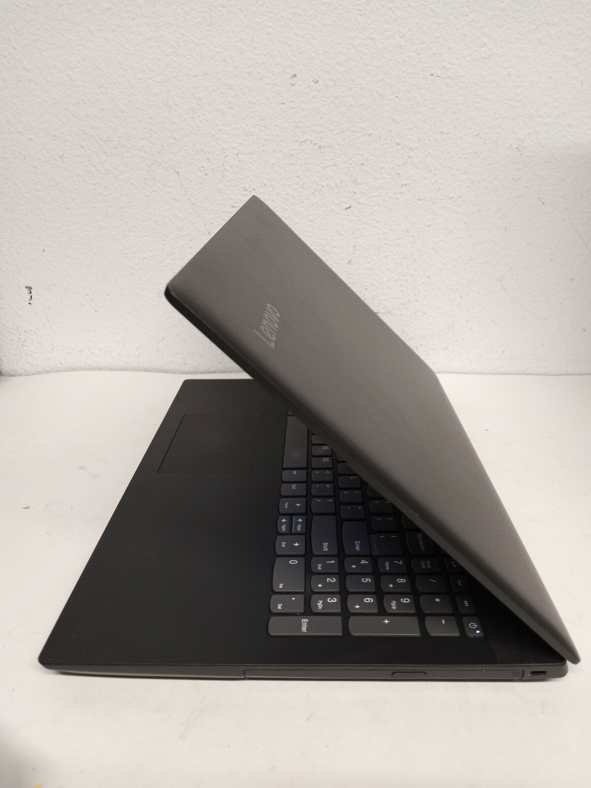 Lenovo IdeaPad 130-15AST 15.6″ Laptop AMD A9-9425 3.10GHz 4GB 128GB SSD BT Win10