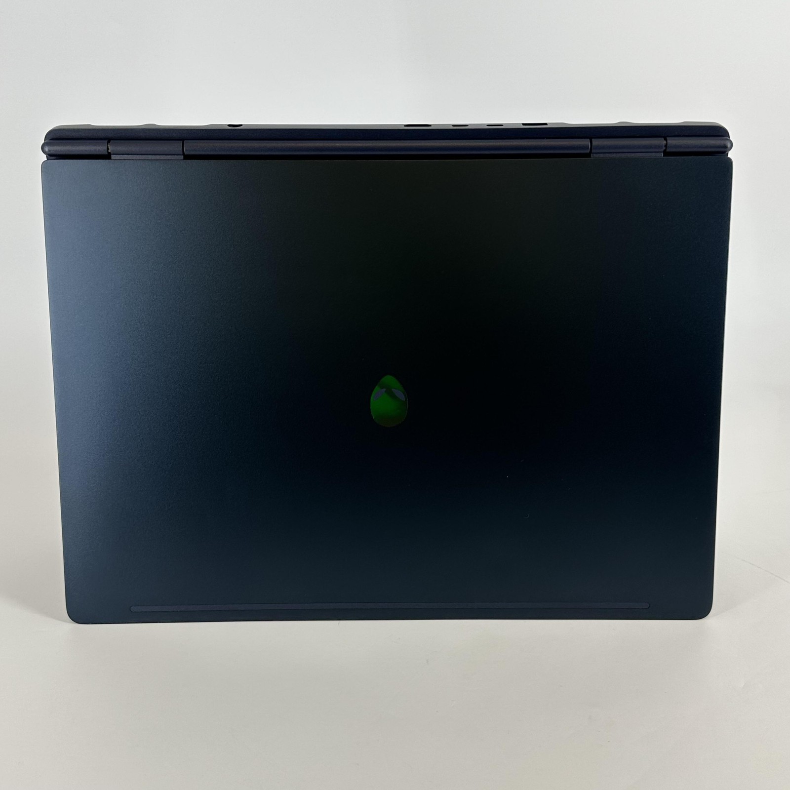 Dell Alienware 16X Aurora 240Hz QHD+ 2.7 GHz Ultra 9 275HX 32GB 1TB SSD RTX 5070