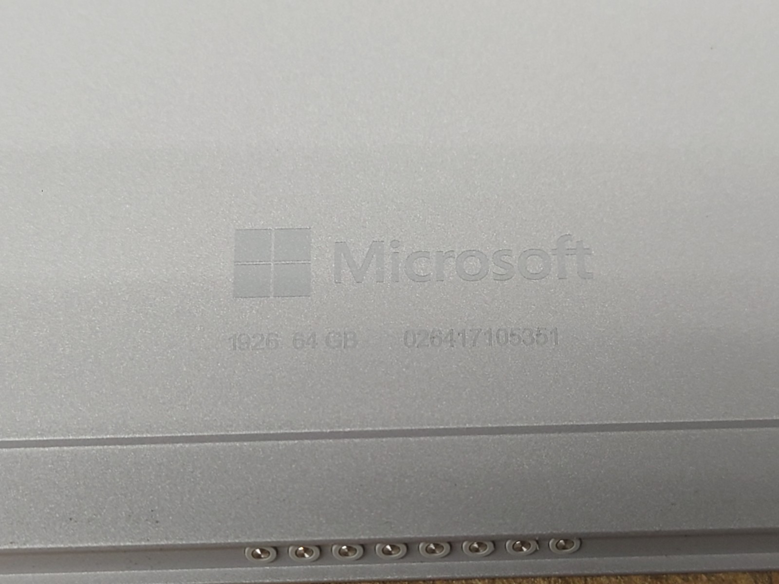 Microsoft Surface Go 2 1926 10.5″ M3-8100Y 4GB RAM 64GB SSD Win11P