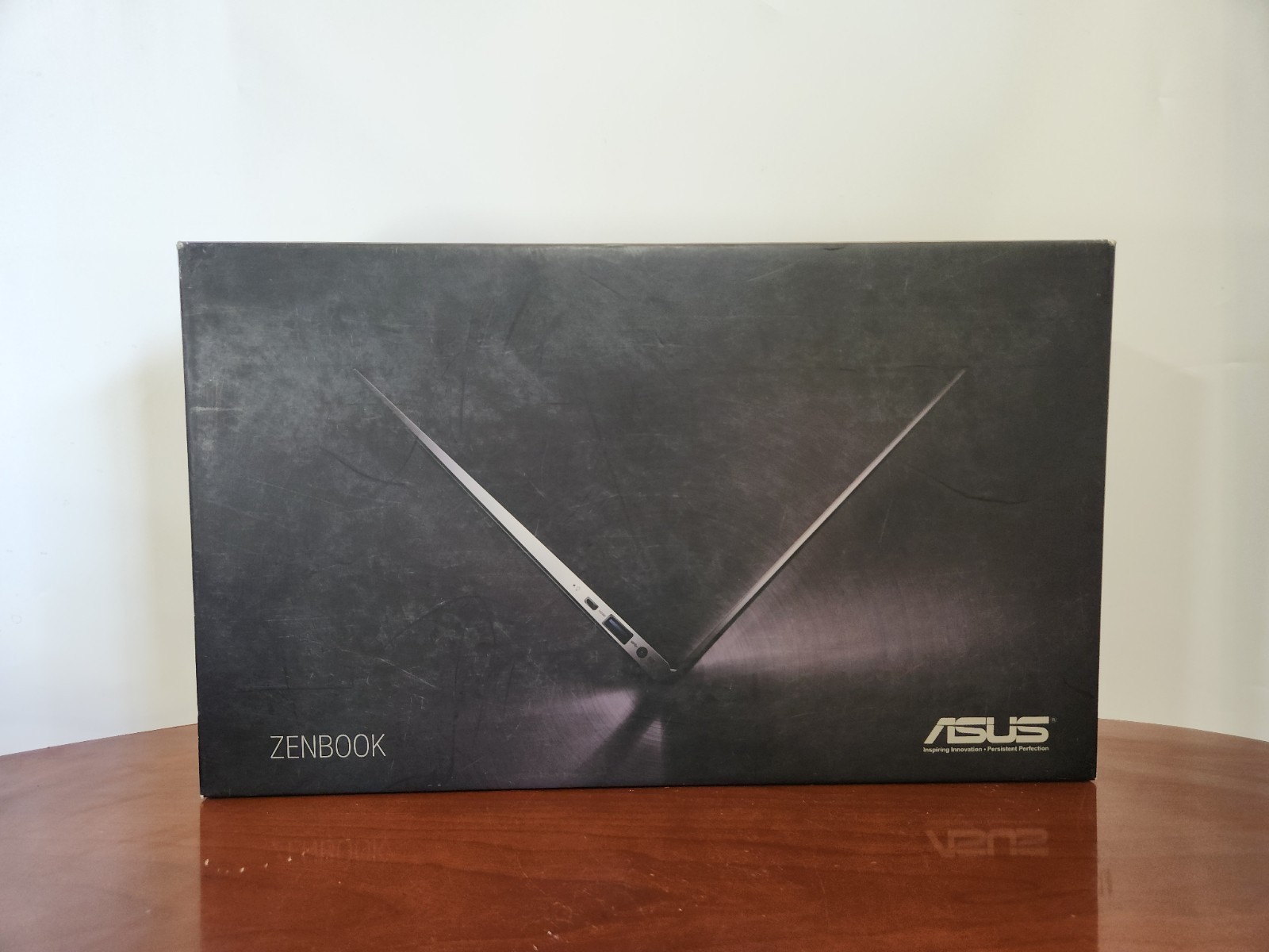 Asus 13.3 inch Zenbook Laptop 4GB 256GB | UX31-ESL6 win 11 home