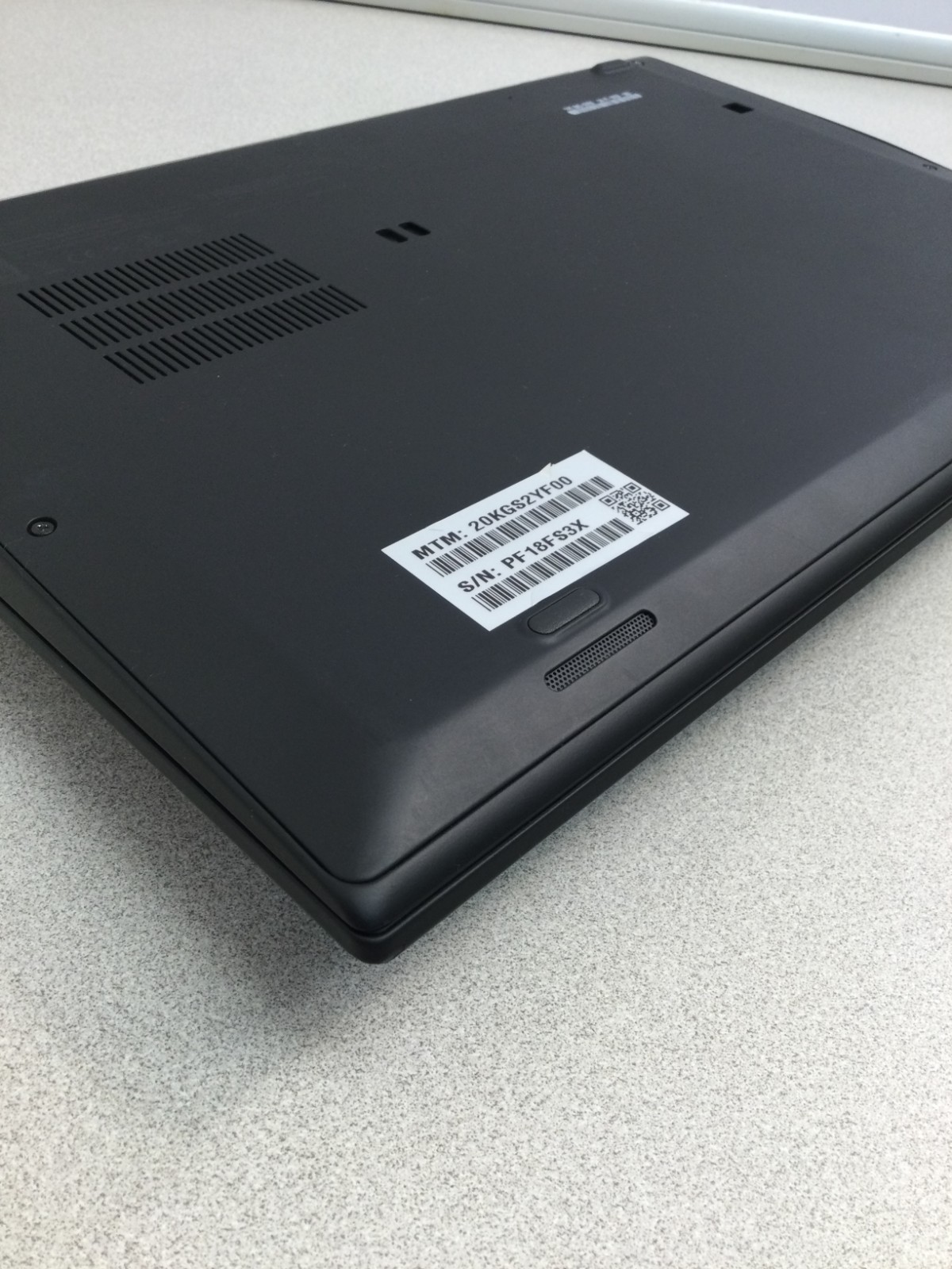 Lenovo ThinkPad X1 Carbon Gen 6 14” core i7 8th gen 1.80GHz 8GB 128 GB SSD