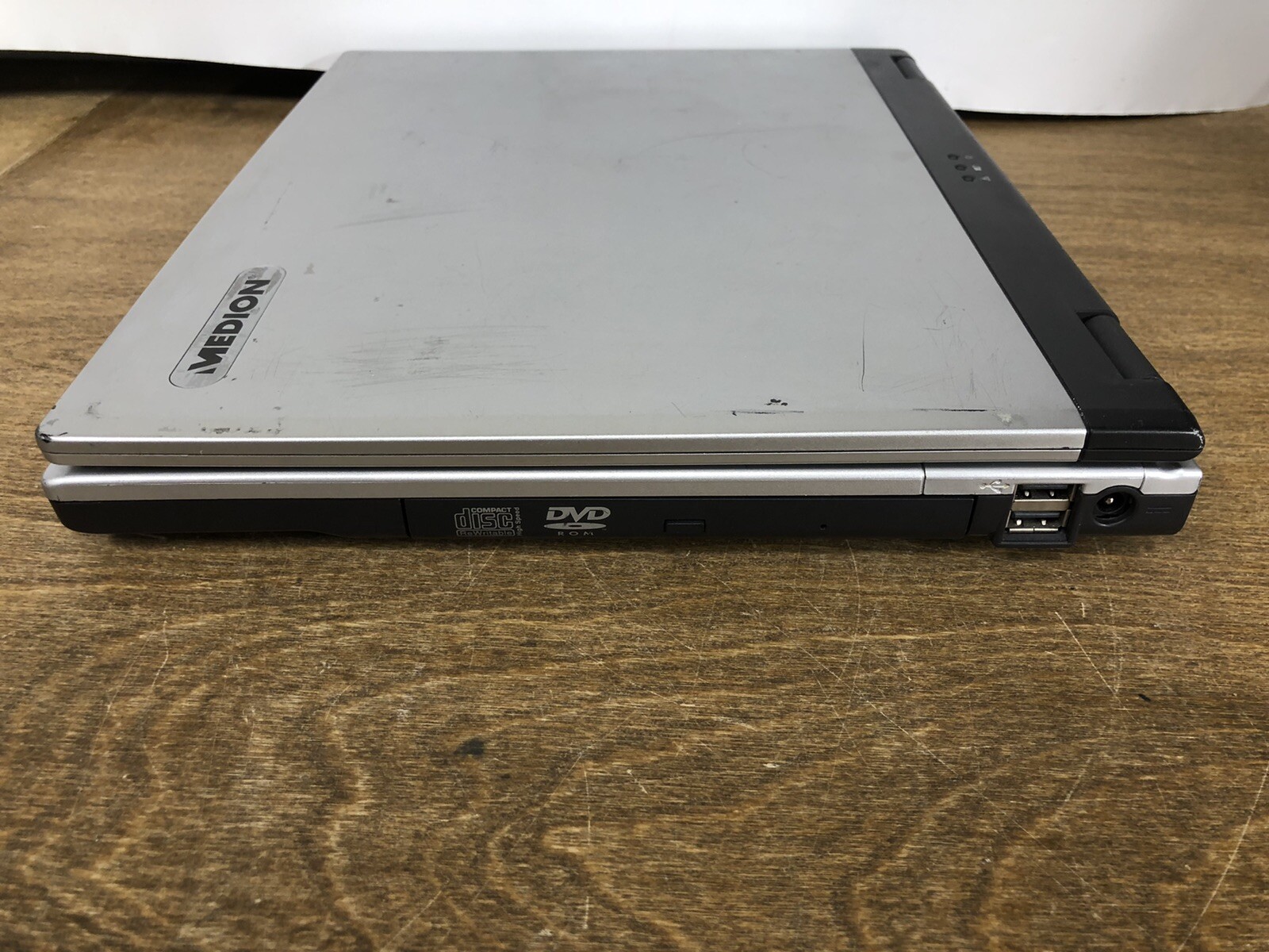 MEDION MAM2010 LAPTOP XP HOME WIRELESS NICE